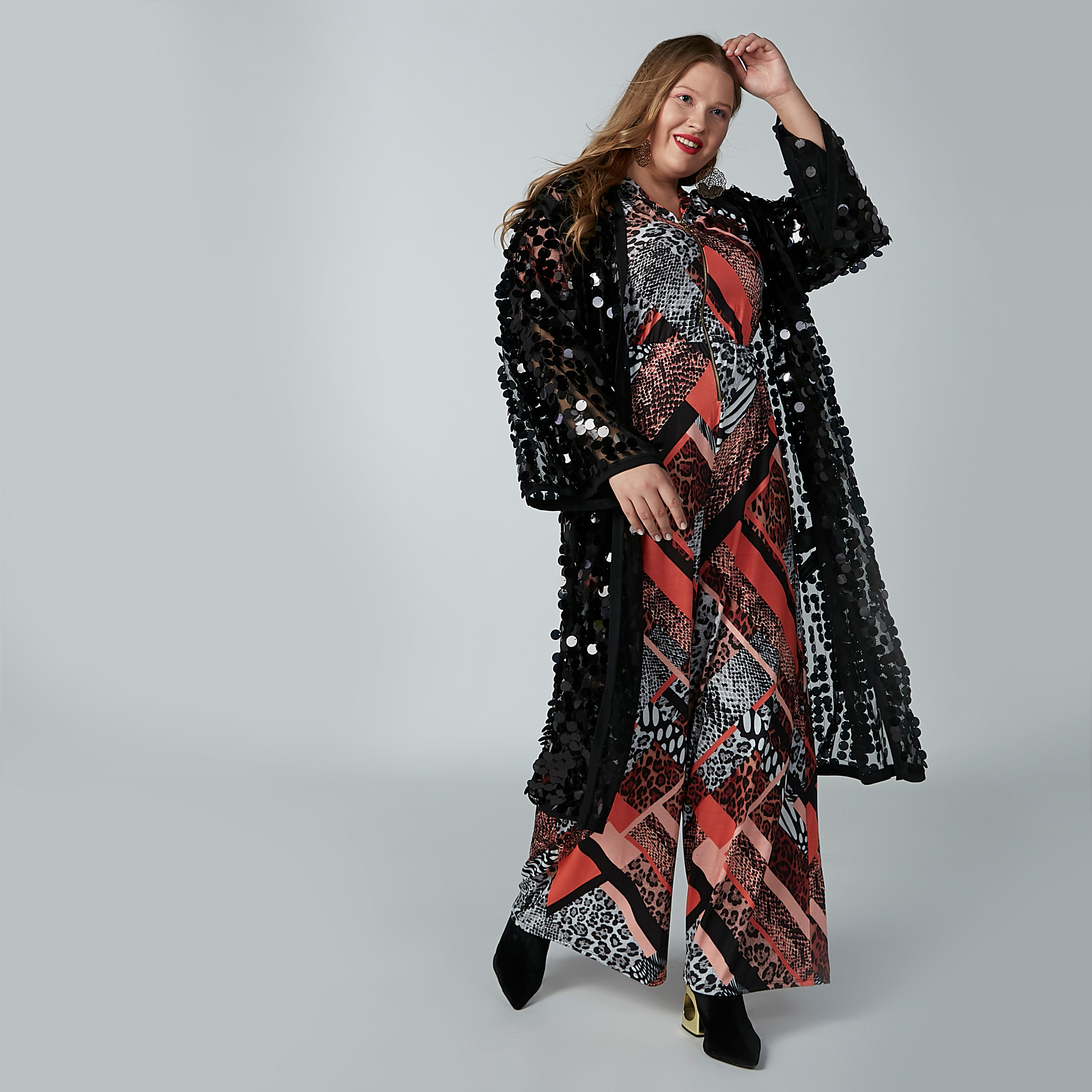 جاكيت طويل مزيّن بأكمام واسعة-women-winterwear-coatsandjackets-jackets-image-4