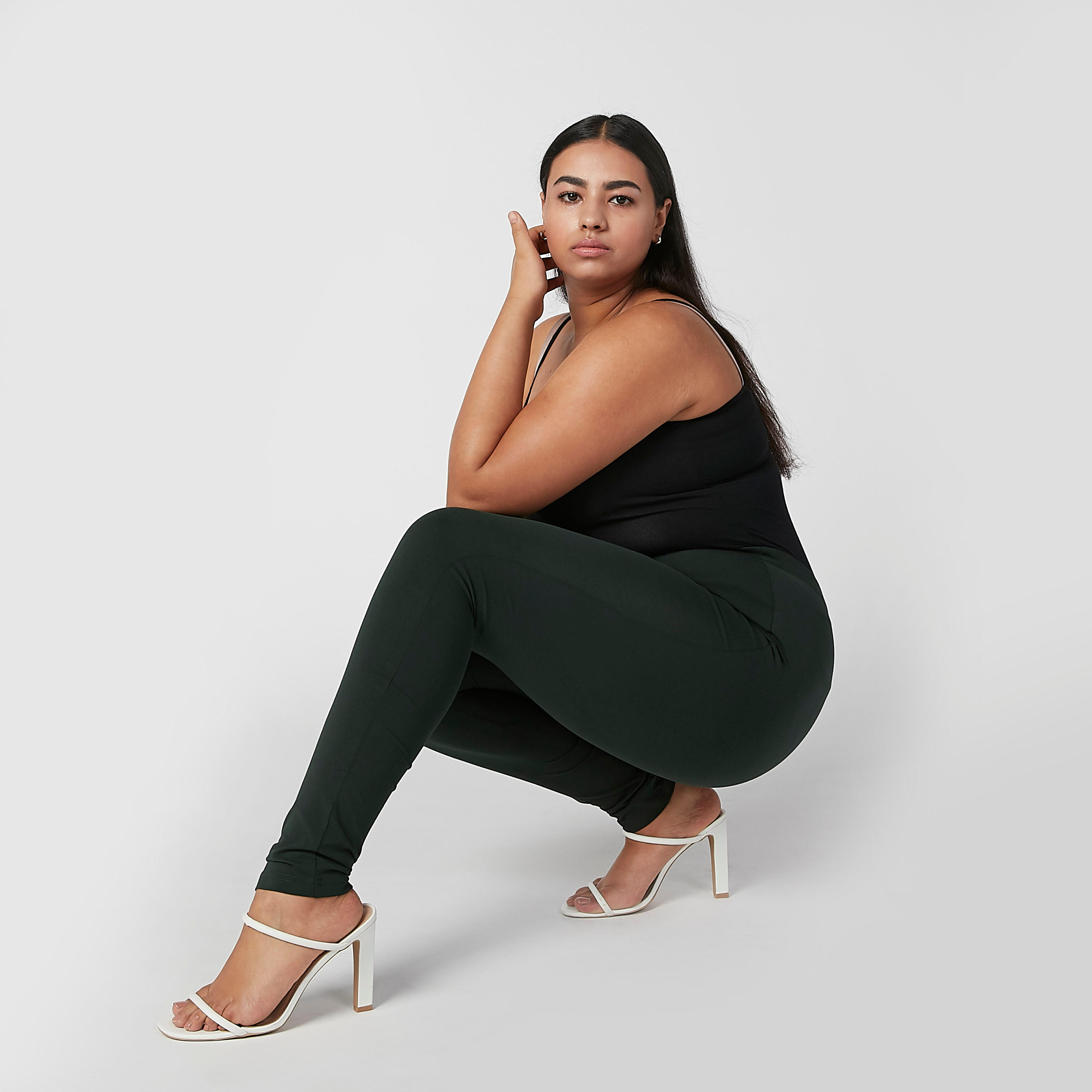 بنطلون ليقنز سادة بخصر مطاطي-women-clothing-bottoms-leggings-image-3