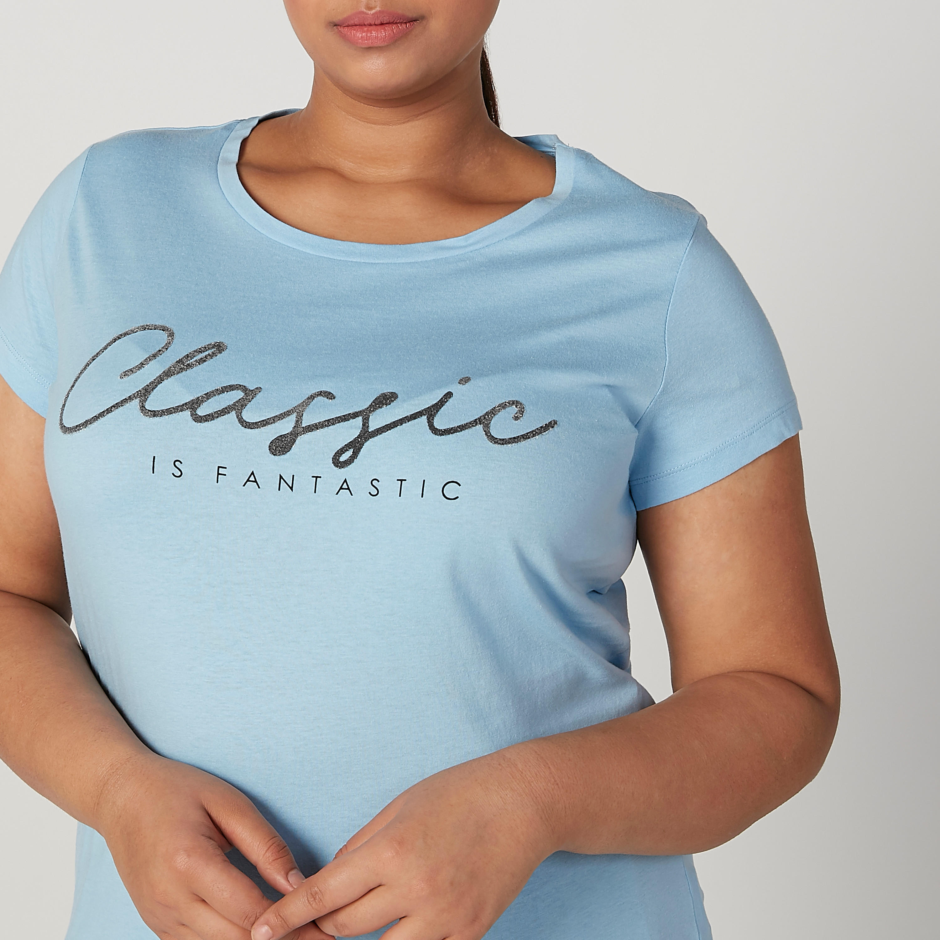 تيشيرت بطبعات وياقة مستديرة وأكمام قصيرة-women-clothing-tshirts-image-3