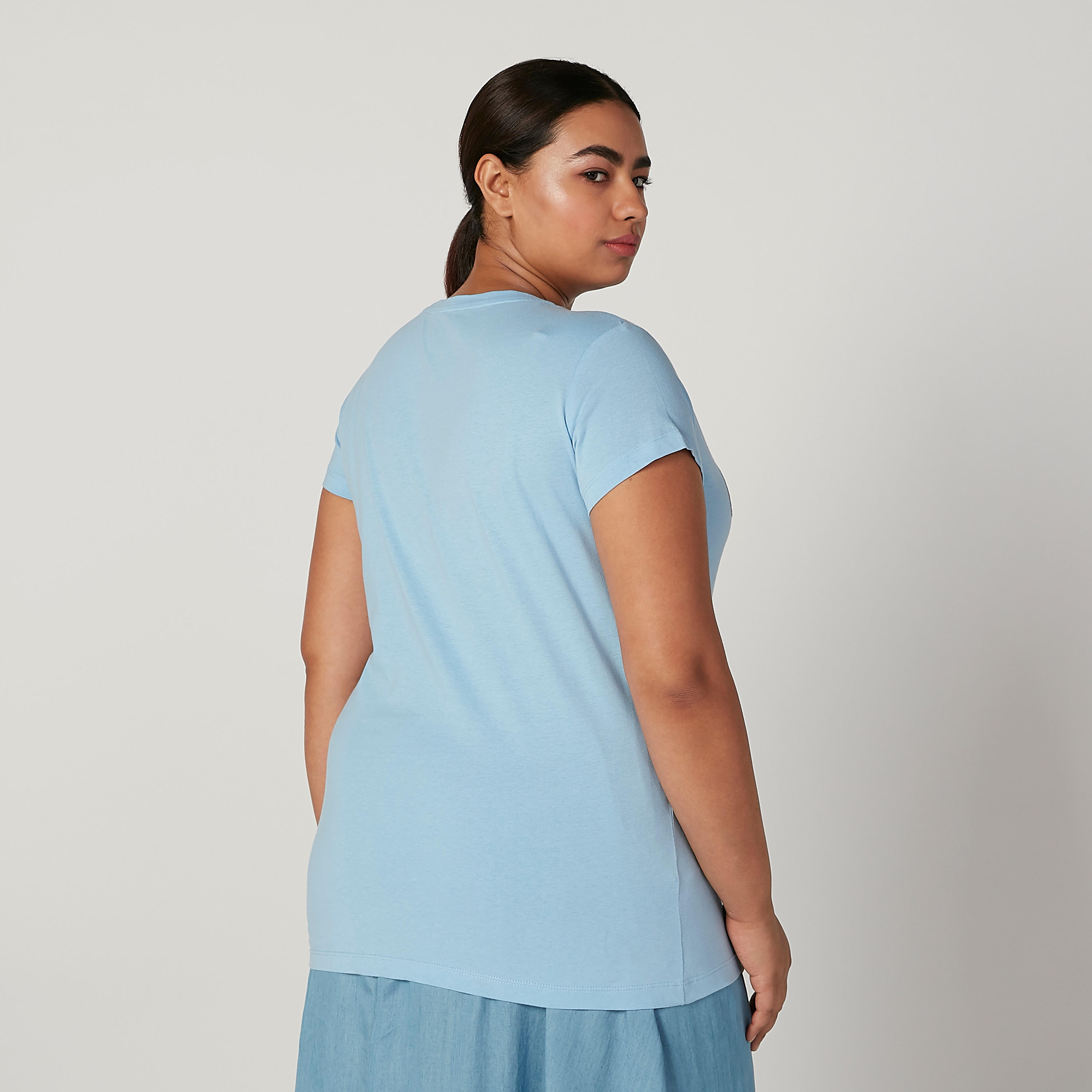 تيشيرت بطبعات وياقة مستديرة وأكمام قصيرة-women-clothing-tshirts-image-4