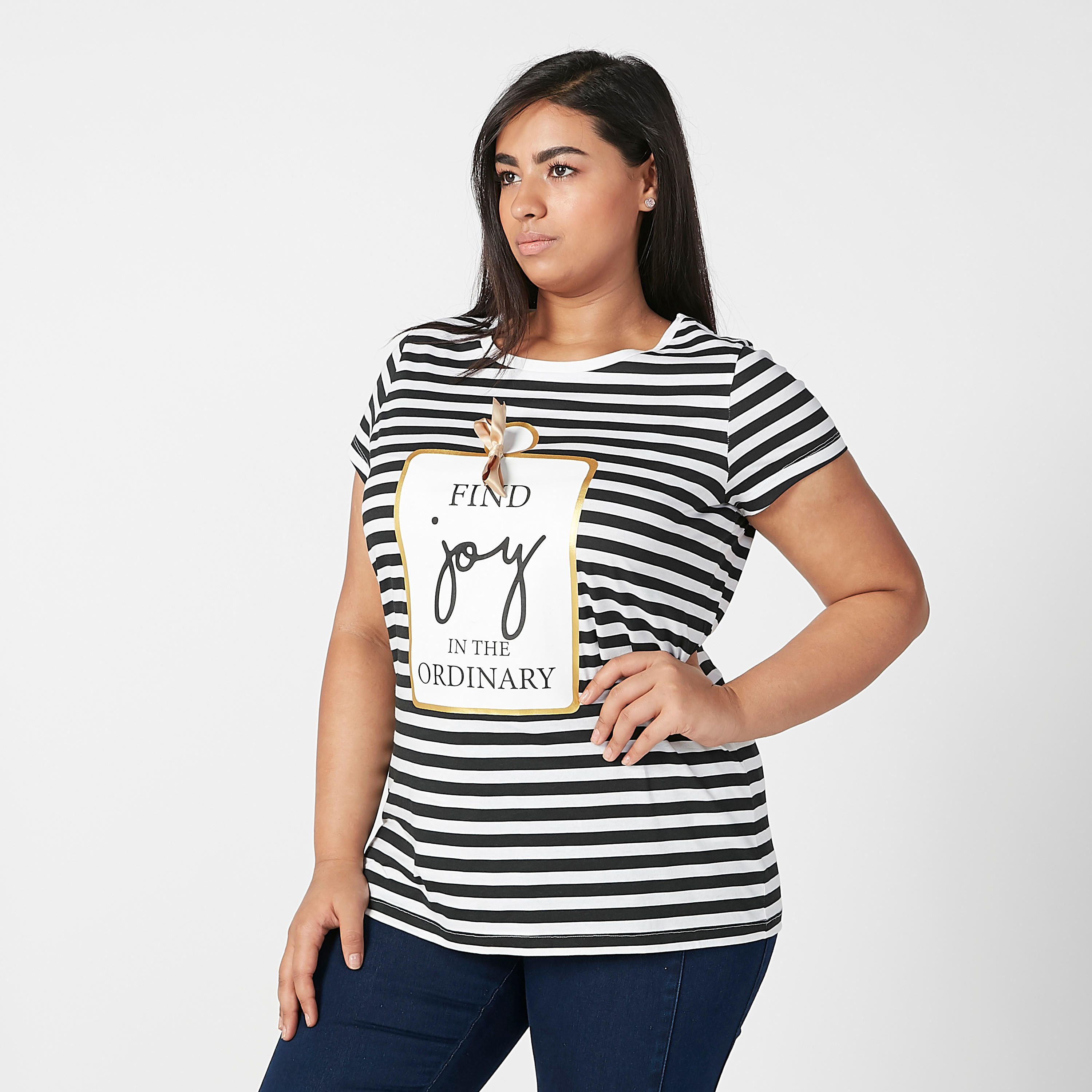 تيشيرت بياقة مستديرة وأكمام قصيرة وطبعات-women-clothing-tshirts-image-4