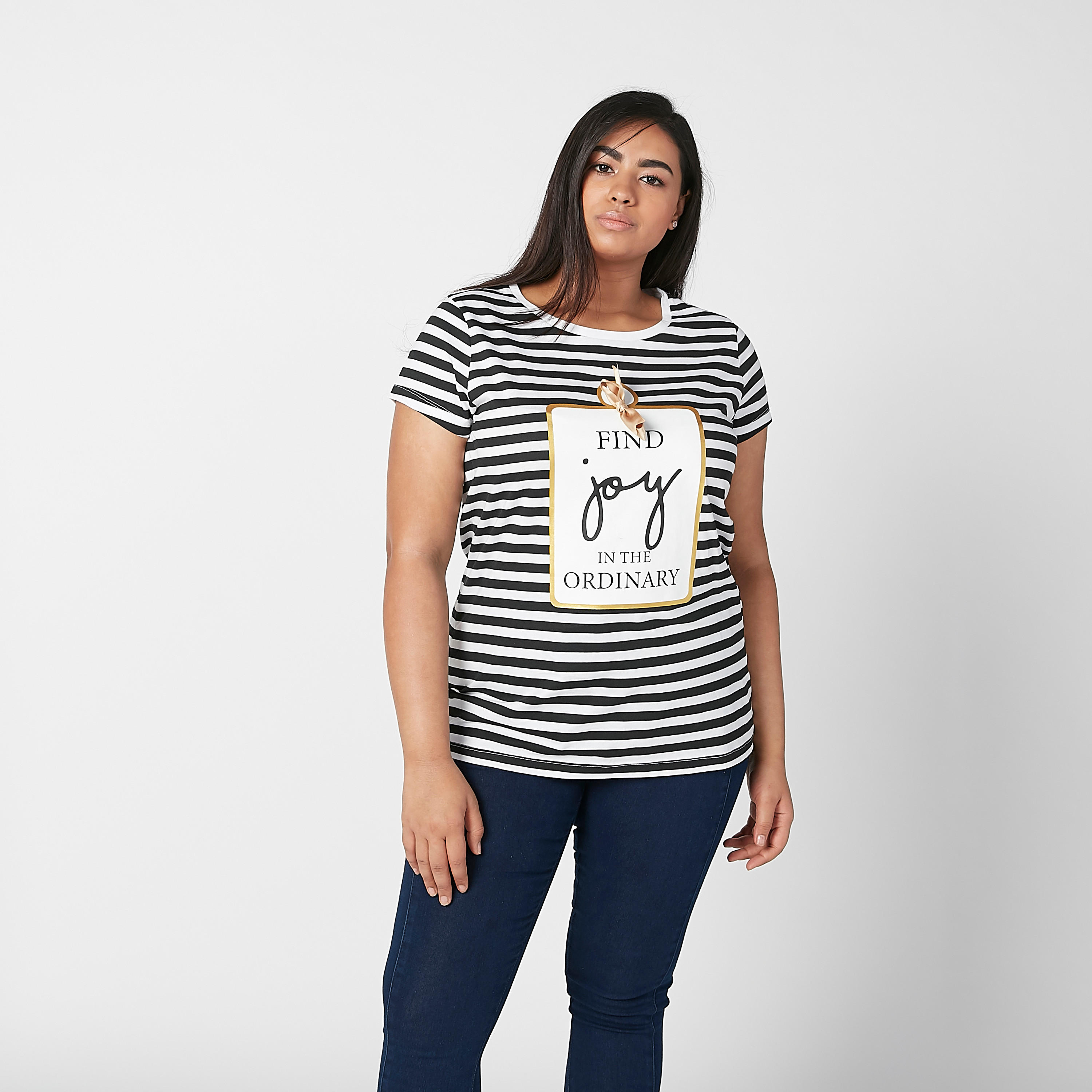 تيشيرت بياقة مستديرة وأكمام قصيرة وطبعات-women-clothing-tshirts-image-3