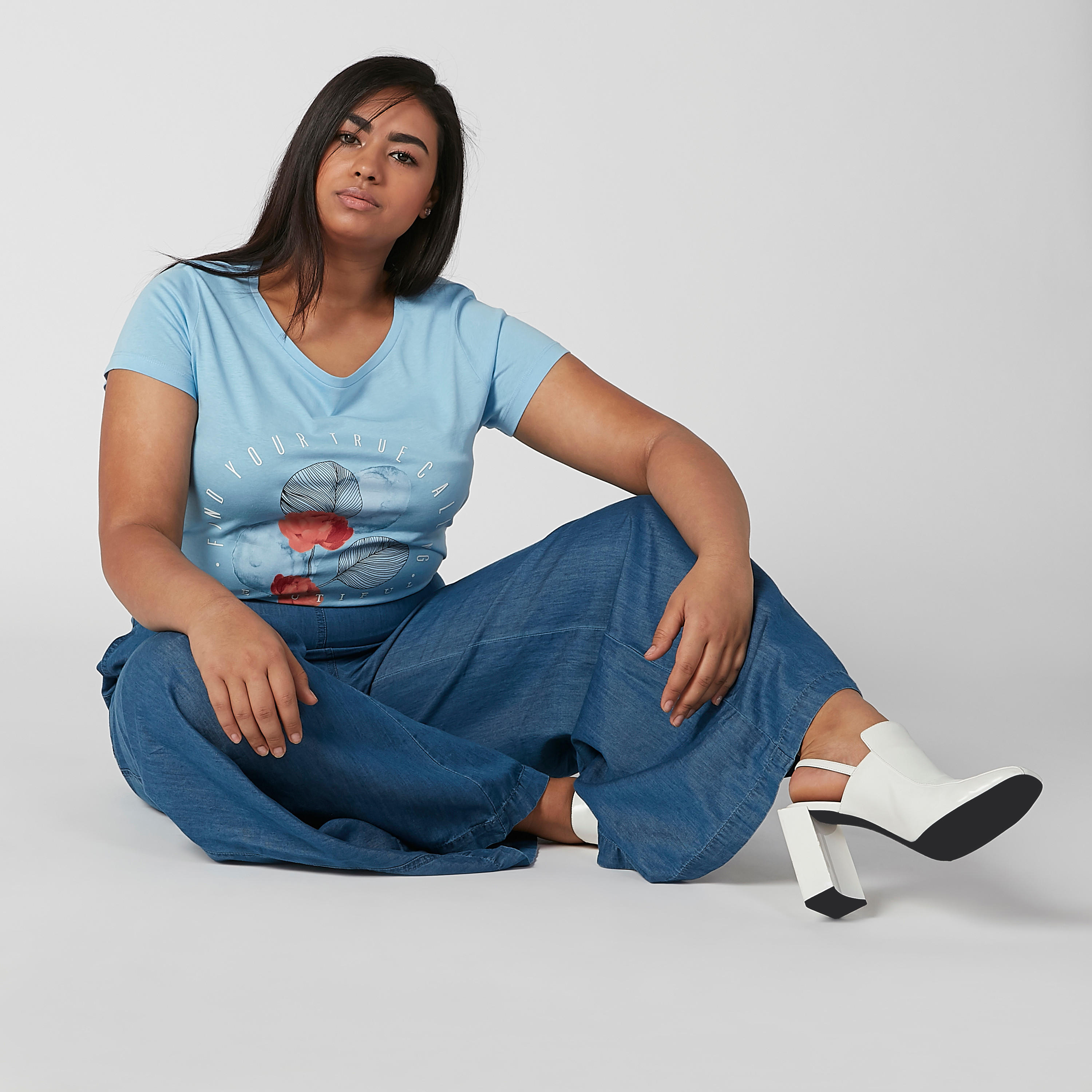 تيشيرت بياقة مستديرة وأكمام قصيرة وطبعات-women-clothing-tshirts-image-5