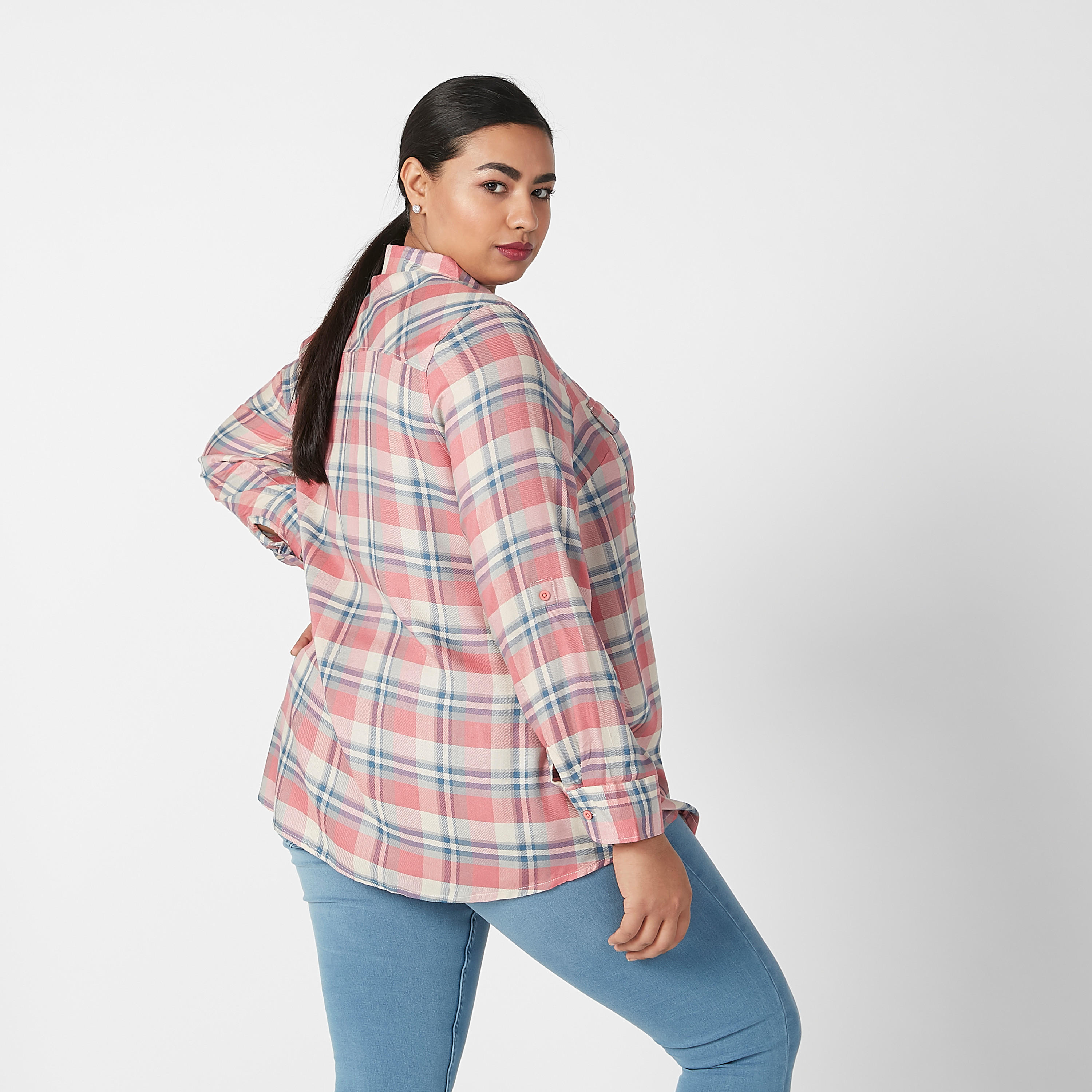 قميص مستدام كاروهات بأكمام طويلة وجيوب بطيّة-women-clothing-shirtsandblouses-blouses-image-4