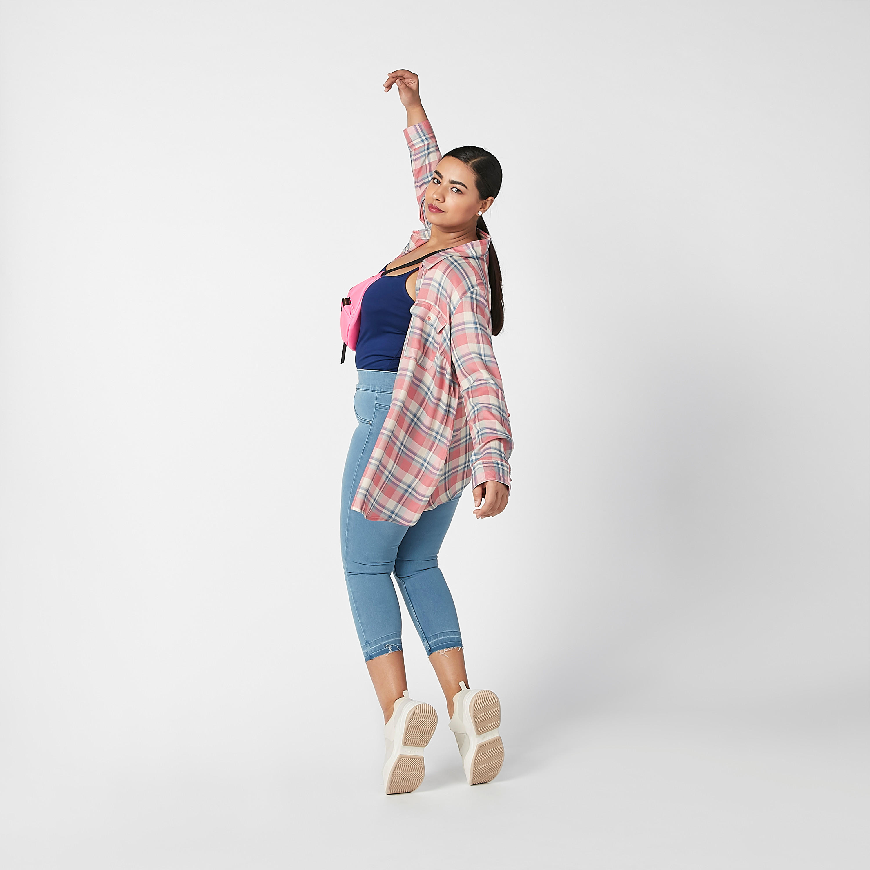 قميص مستدام كاروهات بأكمام طويلة وجيوب بطيّة-women-clothing-shirtsandblouses-blouses-image-5