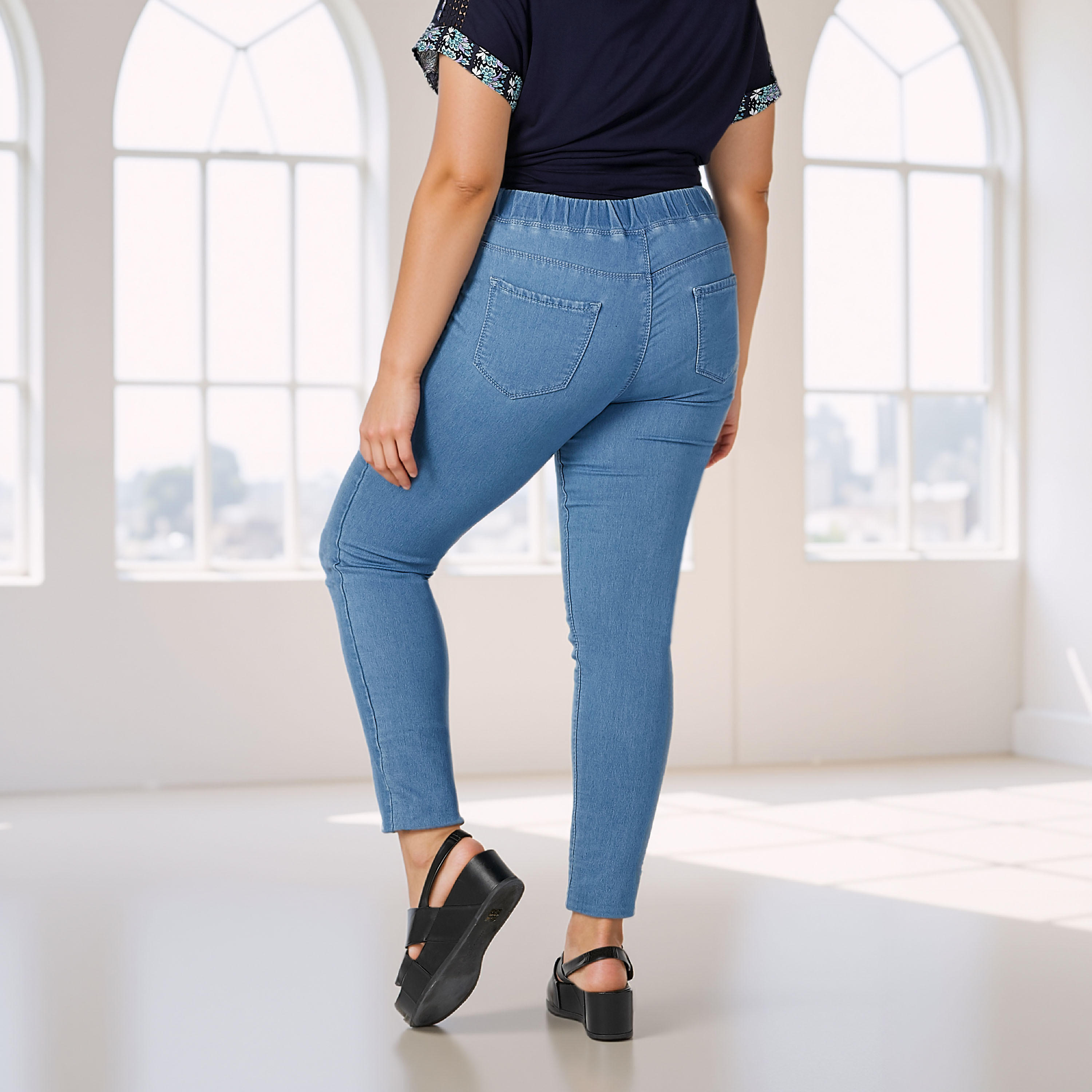بنطلون جيقنز مقاس كبير سادة بقصّة سكيني وخصر مرن وجيب-women-clothing-bottoms-leggings-image-7