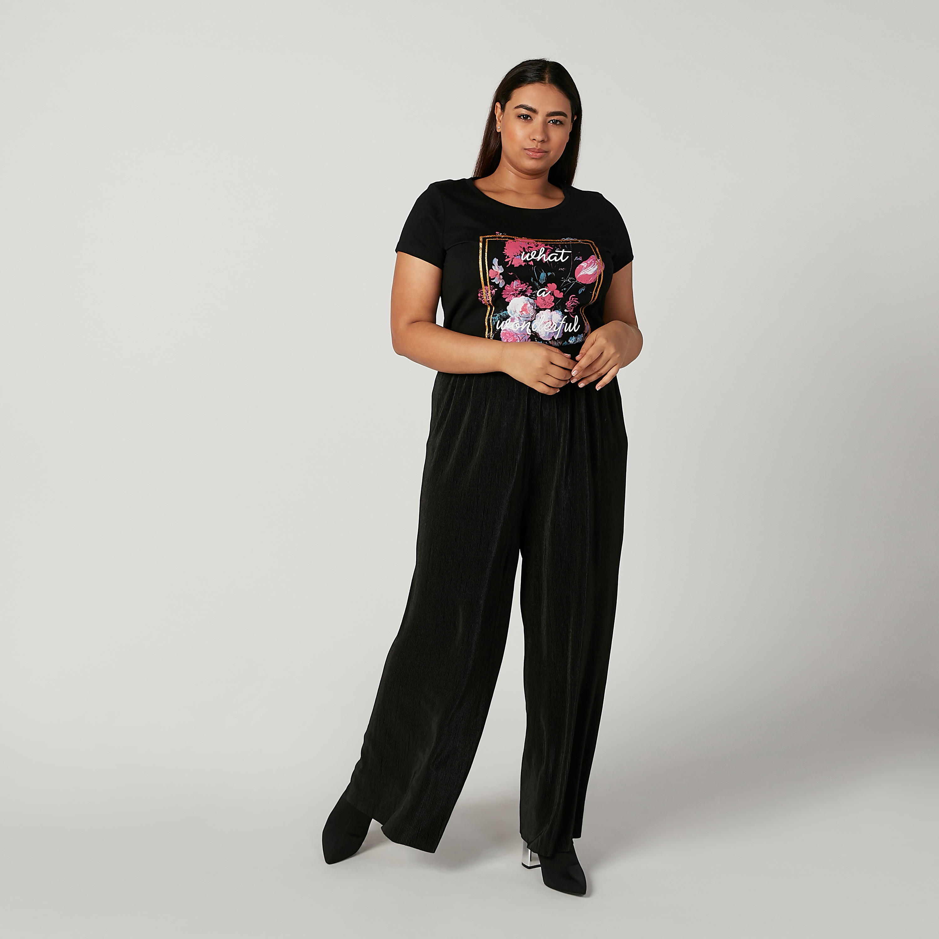 تيشيرت بطبعات بياقة مستديرة وأكمام قصيرة-women-clothing-tshirts-image-3