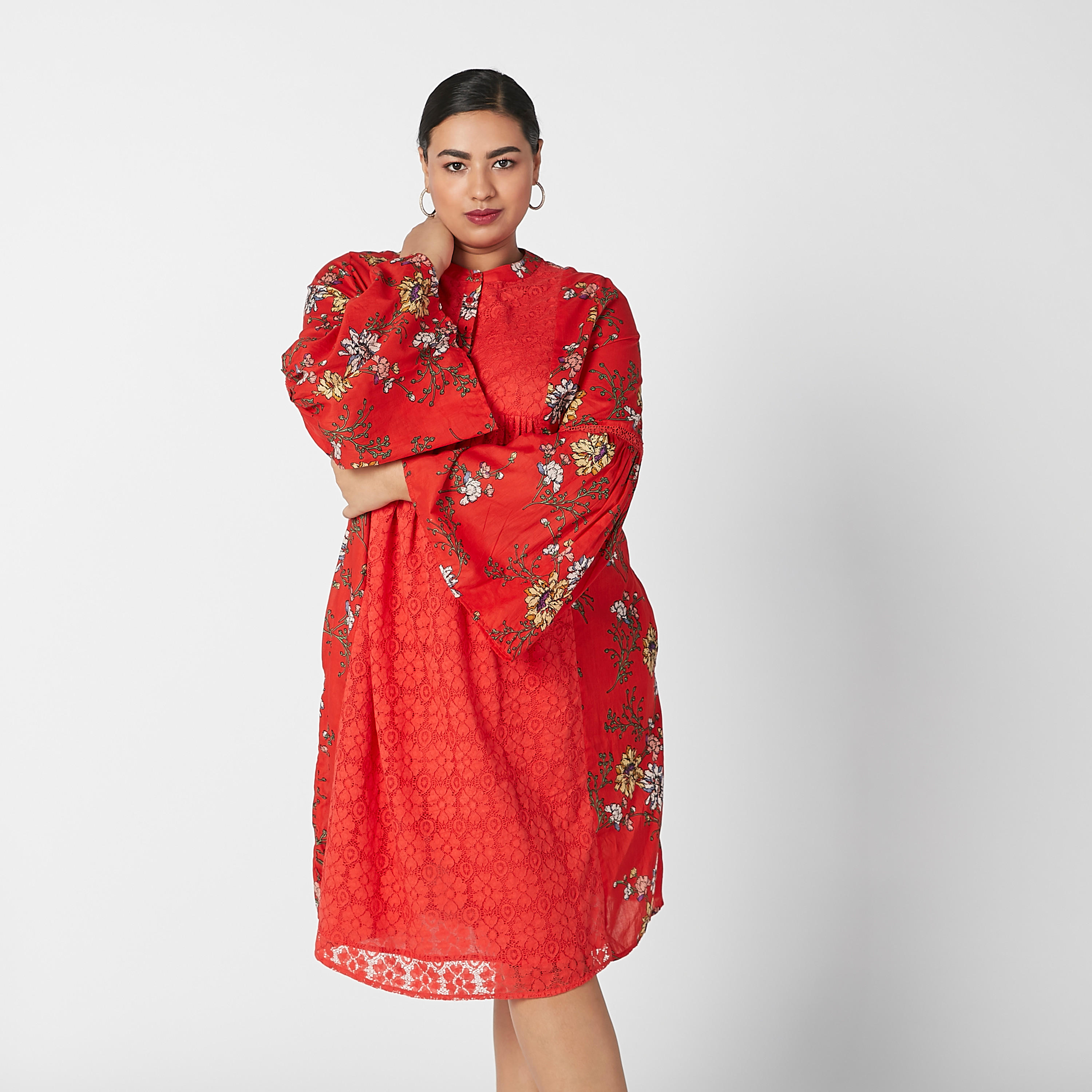 فستان بياقة ماندارين وأكمام جرس وتفاصيل دانتيل-women-clothing-dresses-image-2