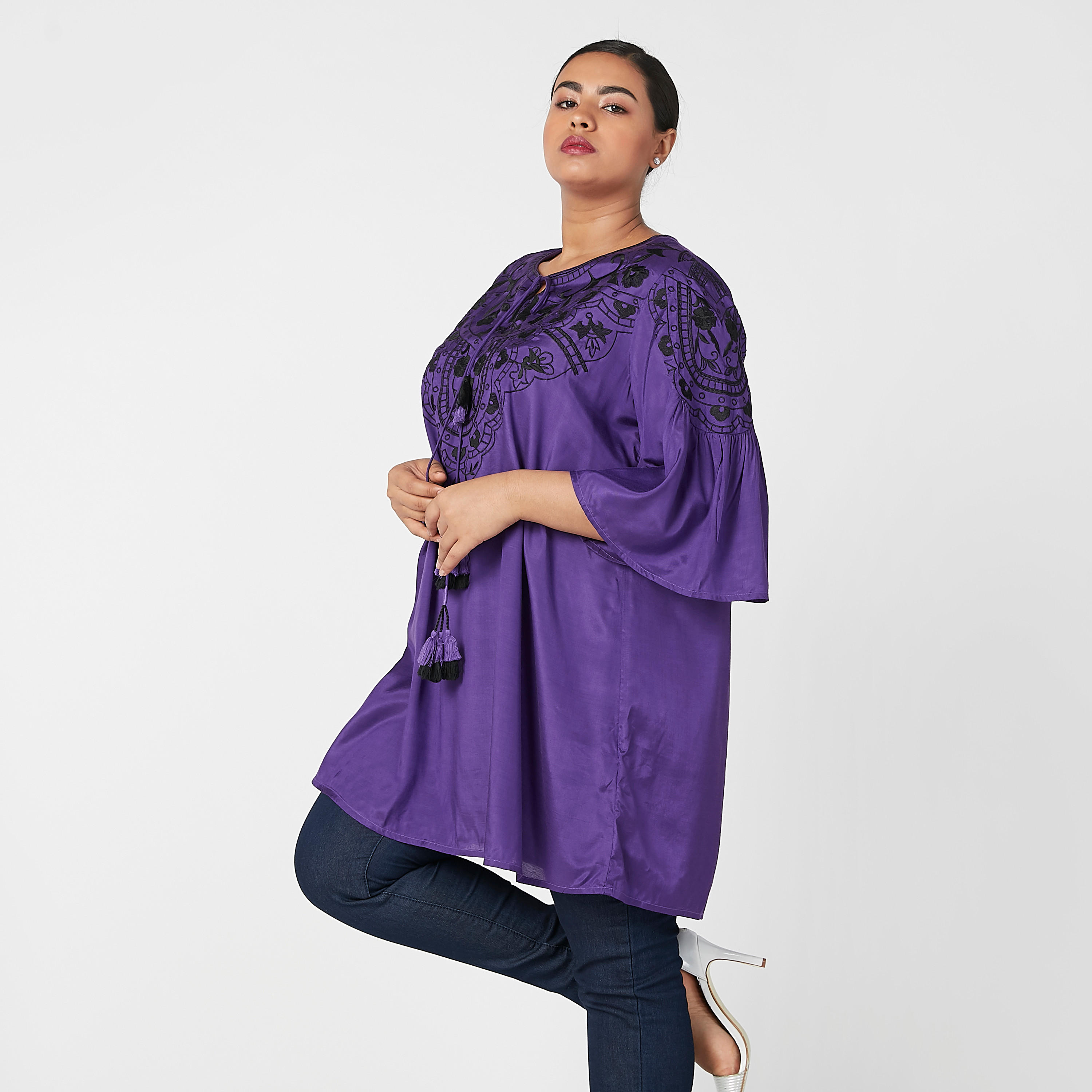 بلوزة مطرّزة بأكمام عريضة وأربطة-women-clothing-shirtsandblouses-blouses-image-1