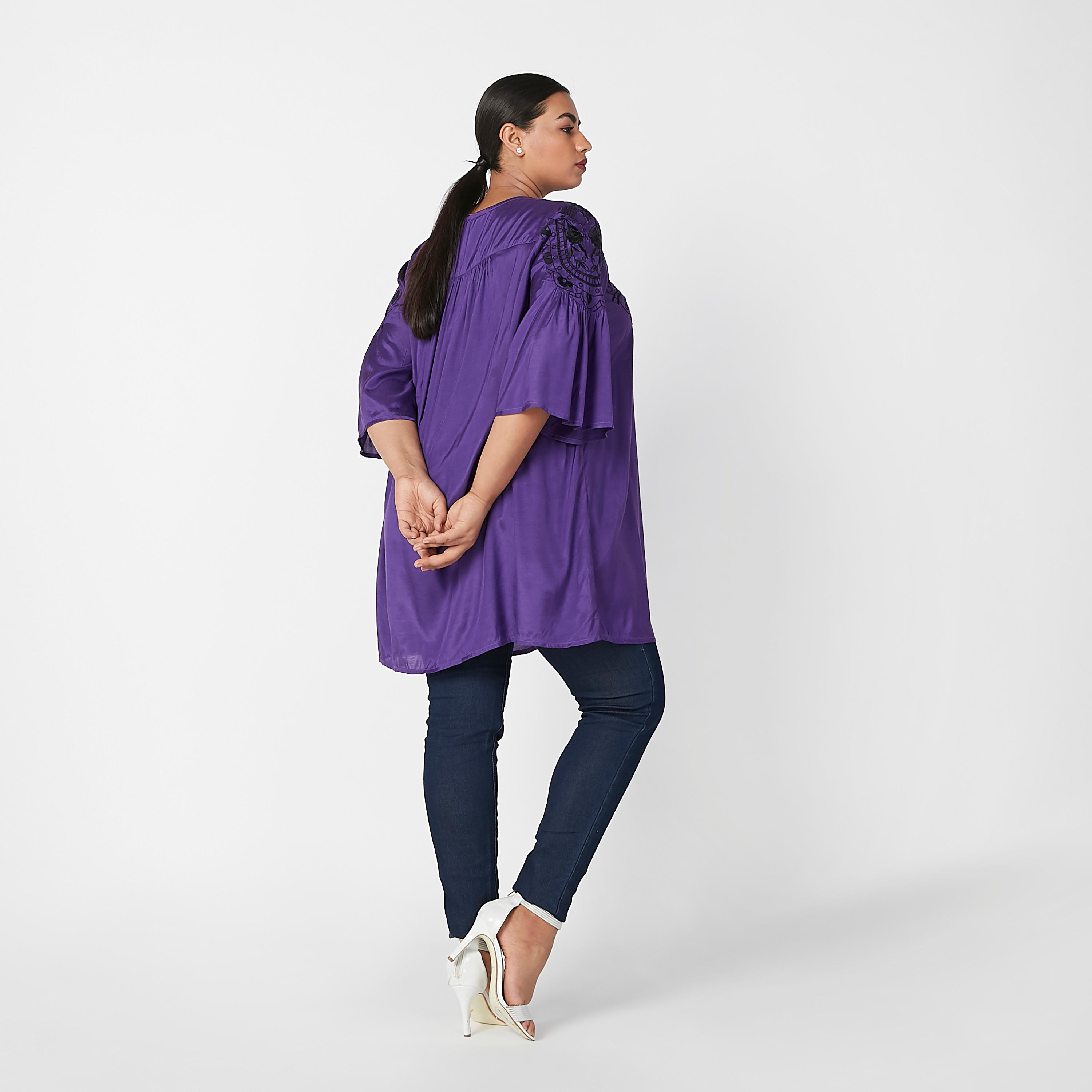 بلوزة مطرّزة بأكمام عريضة وأربطة-women-clothing-shirtsandblouses-blouses-image-3