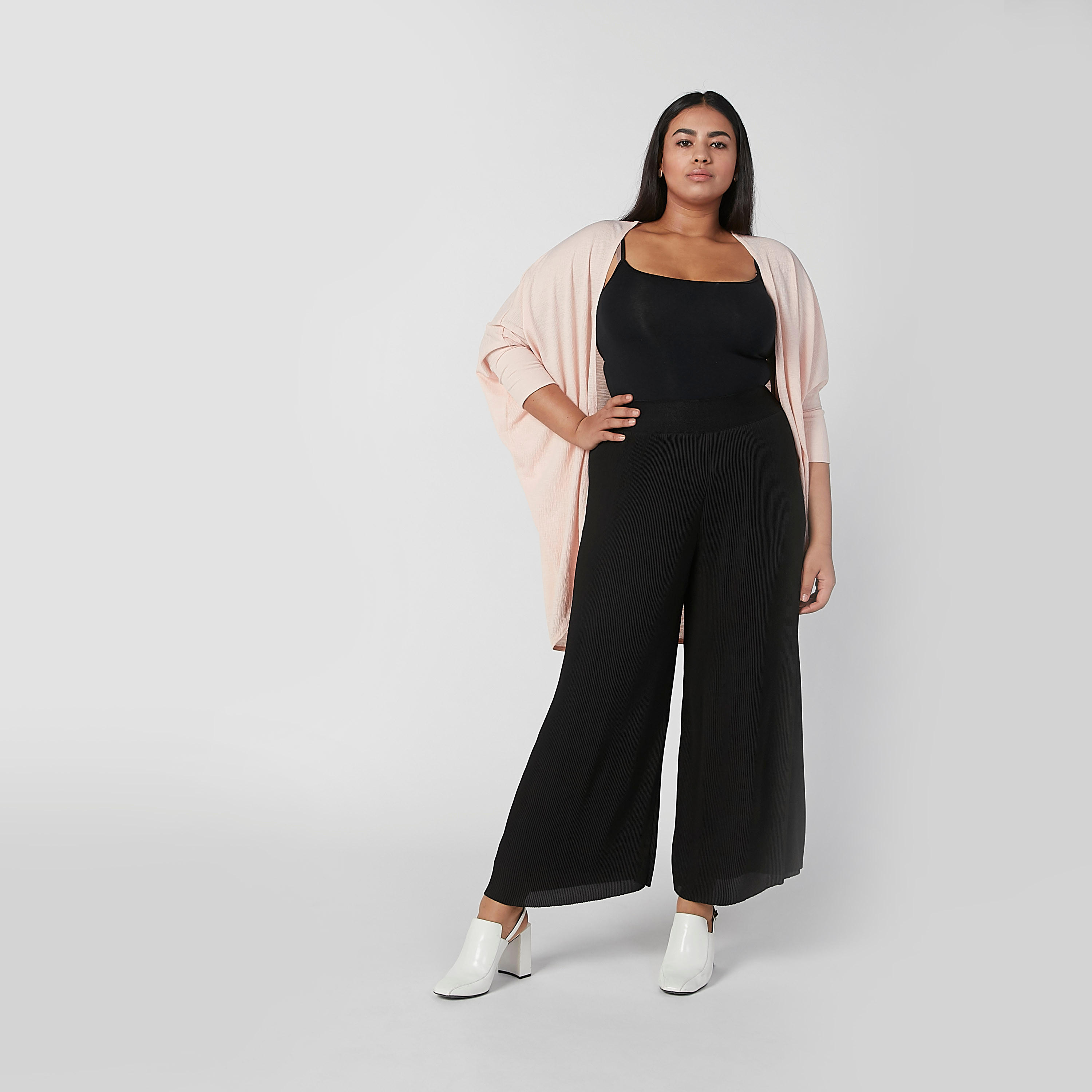 بنطلون بالازو بارز الملمس بخصر مطّاطي-women-clothing-bottoms-trousers-image-2