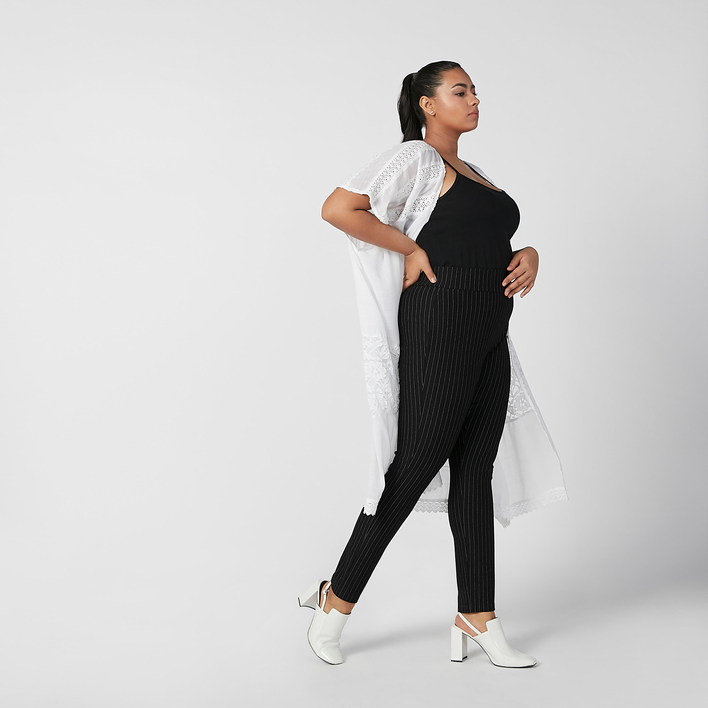بنطلون مقلم بخصر مطّاطي-women-clothing-bottoms-trousers-image-5