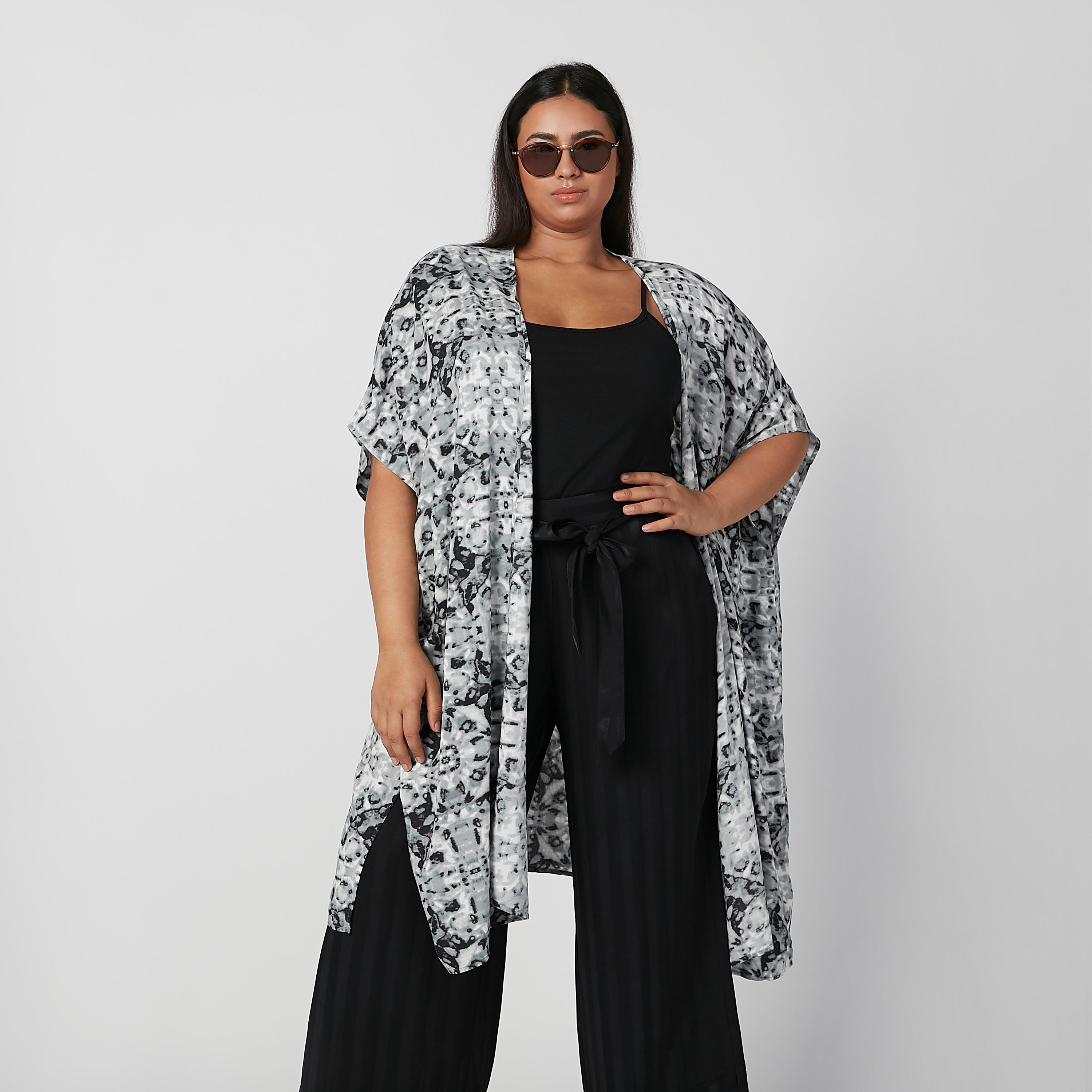 سترة طويلة بقصّة واسعة وأكمام متصلة وطبعات-women-winterwear-cardigansandjumpers-cardigans-image-3