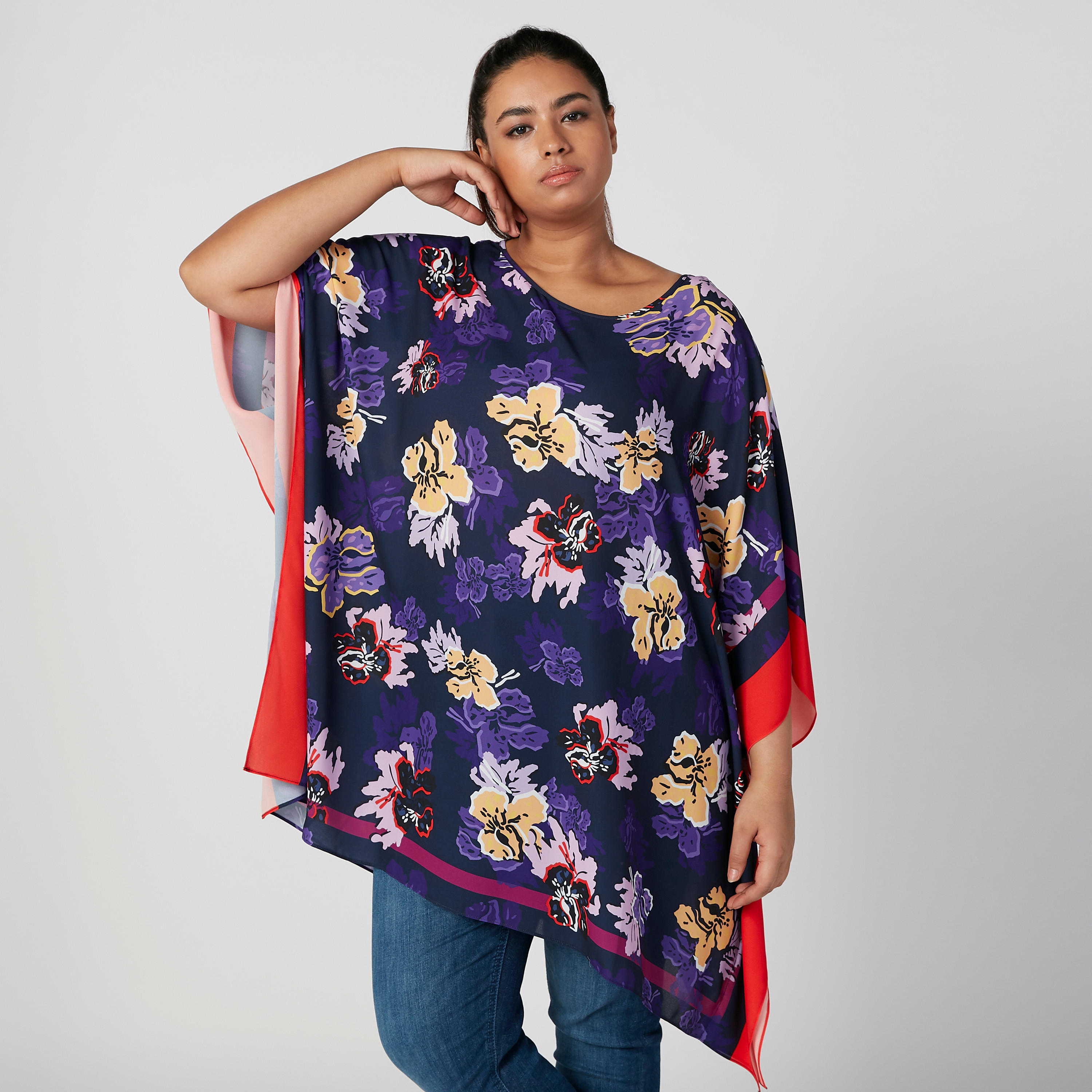 بلوزة بونشو بياقة قارب وأكمام متصلة وطبعات زهرية-women-clothing-shirtsandblouses-blouses-image-1