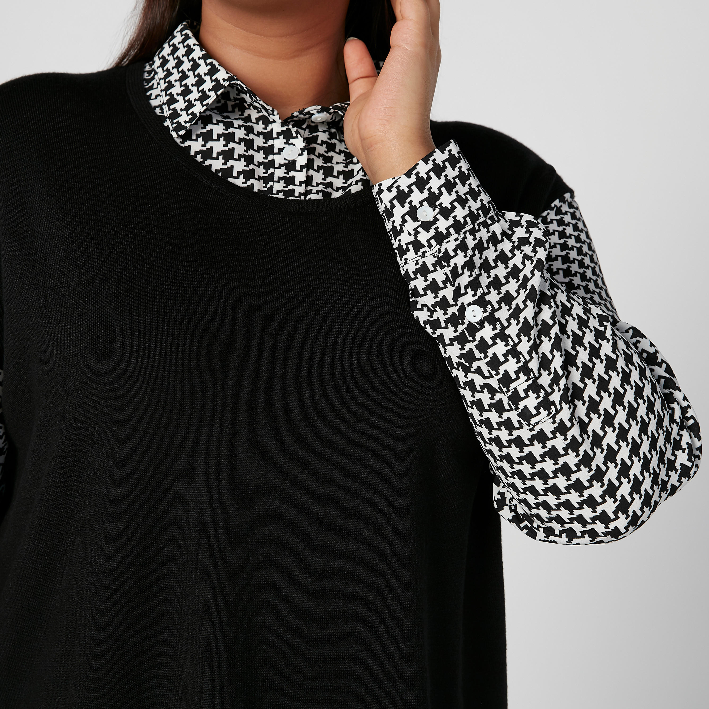 Chequered Shirt with Spread Collar and Long Sleeves-women-clothing-shirtsandblouses-blouses-image-3