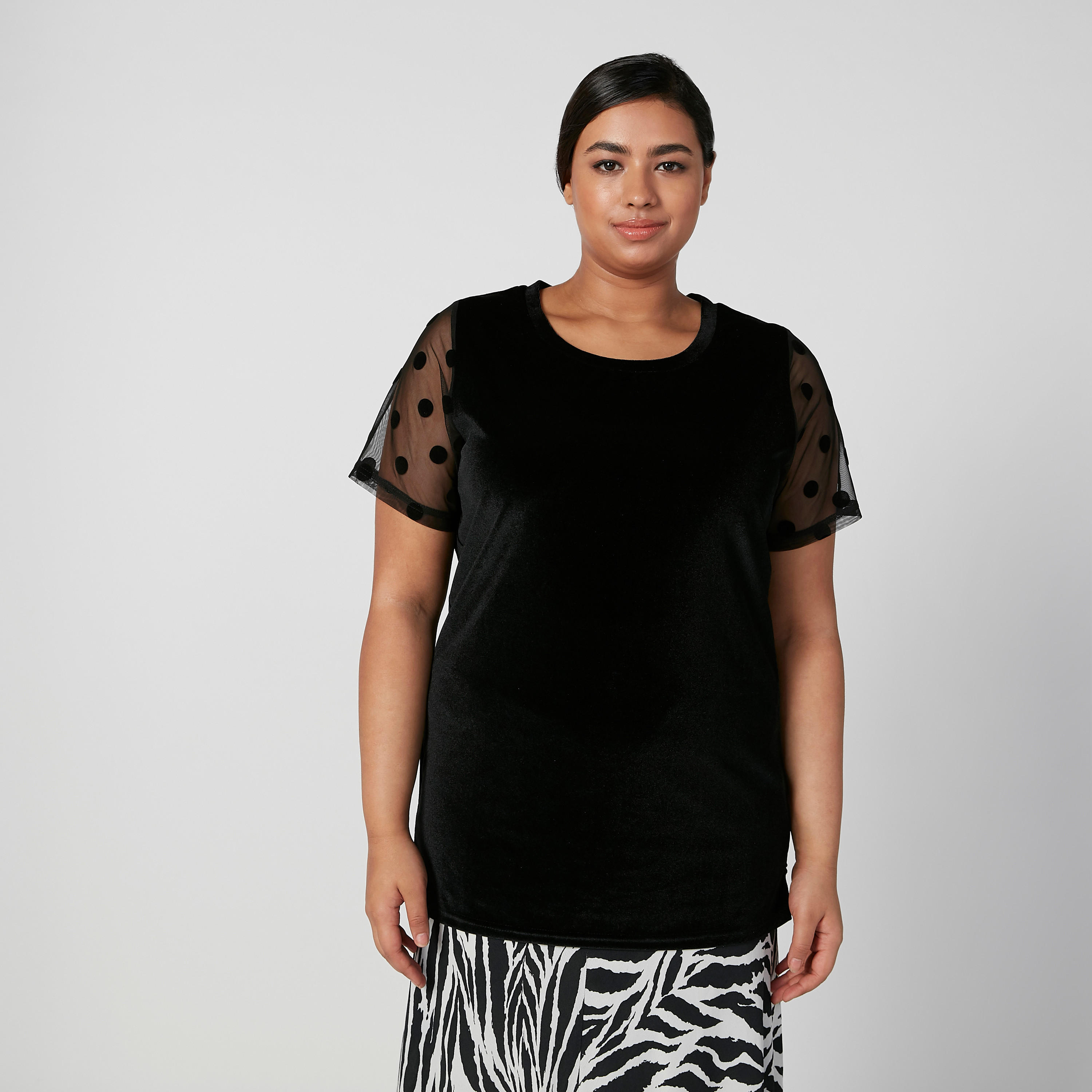 بلوزة بارزة الملمس بياقة مستديرة وأكمام قصيرة-women-clothing-shirtsandblouses-blouses-image-1
