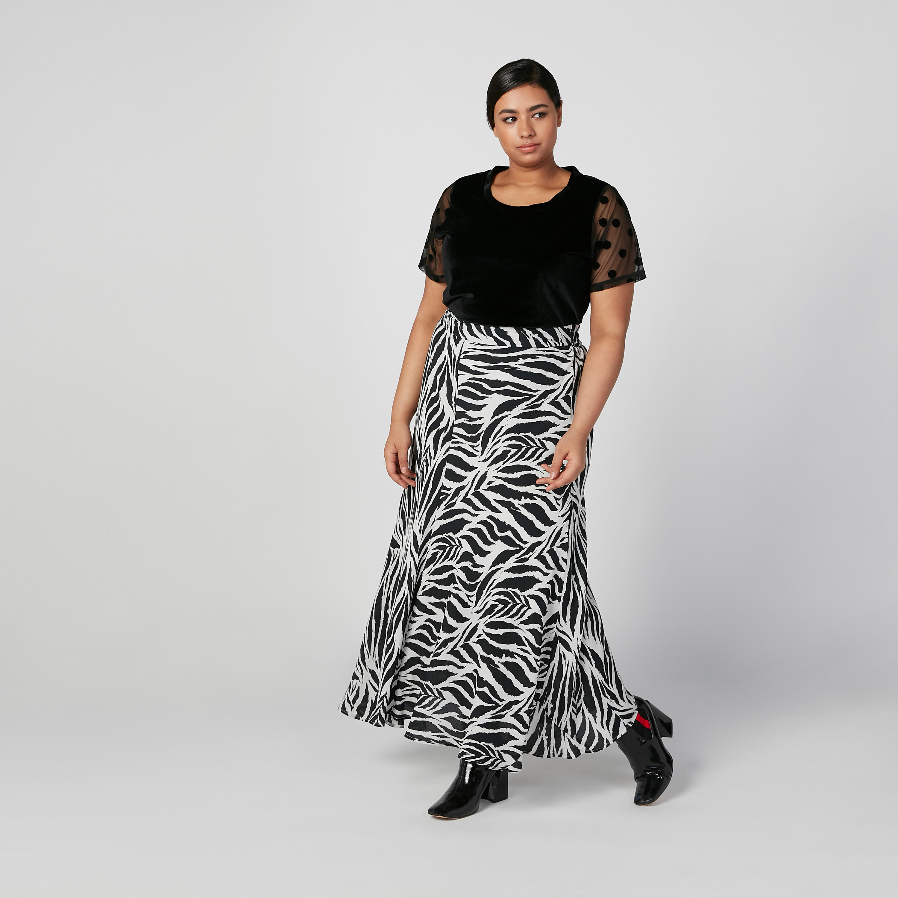 بلوزة بارزة الملمس بياقة مستديرة وأكمام قصيرة-women-clothing-shirtsandblouses-blouses-image-2