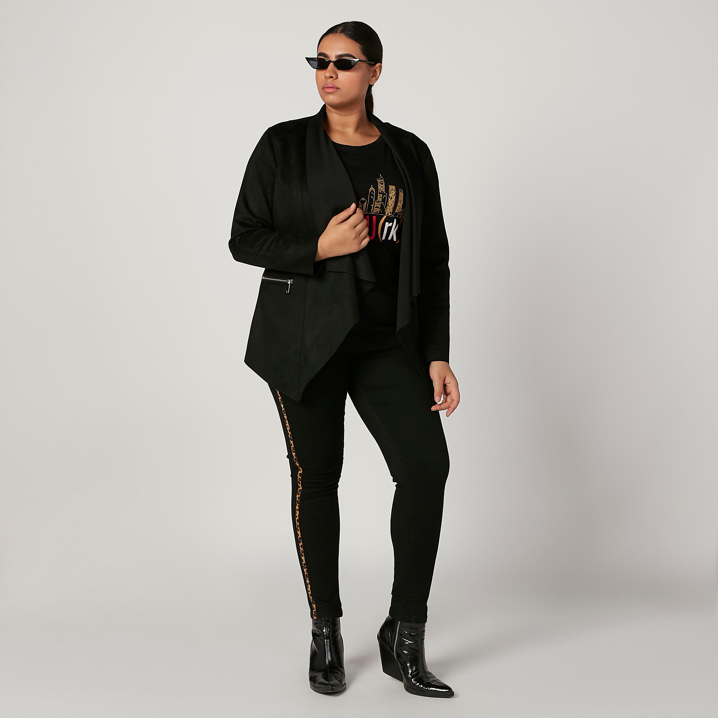 جاكيت سادة بأكمام طويلة وتفاصيل جيوب-women-winterwear-coatsandjackets-jackets-image-2