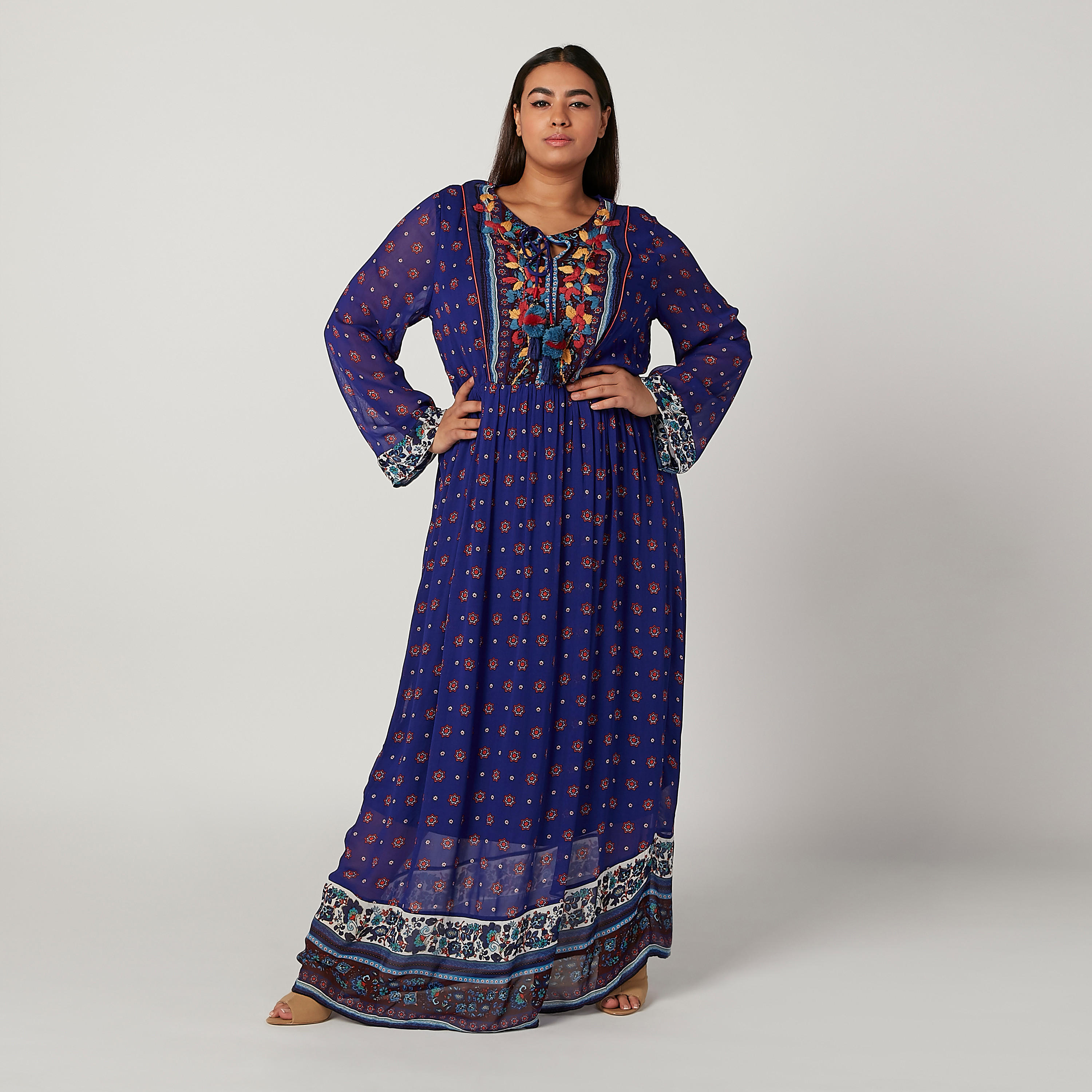 فستان طويل إيه لاين مطرّز بأكمام طويلة وأربطة-women-clothing-dresses-image-1