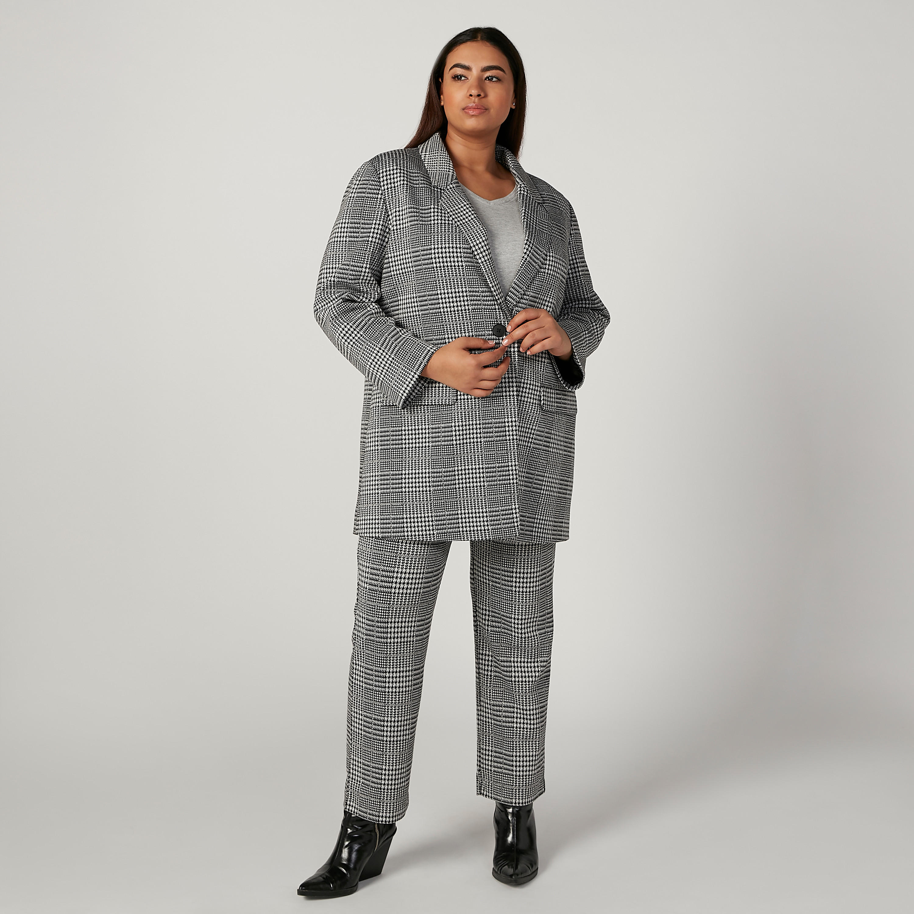 بليزر كاروهات بأكمام طويلة وياقة مطوية-women-clothing-coatsandjackets-blazers-image-2