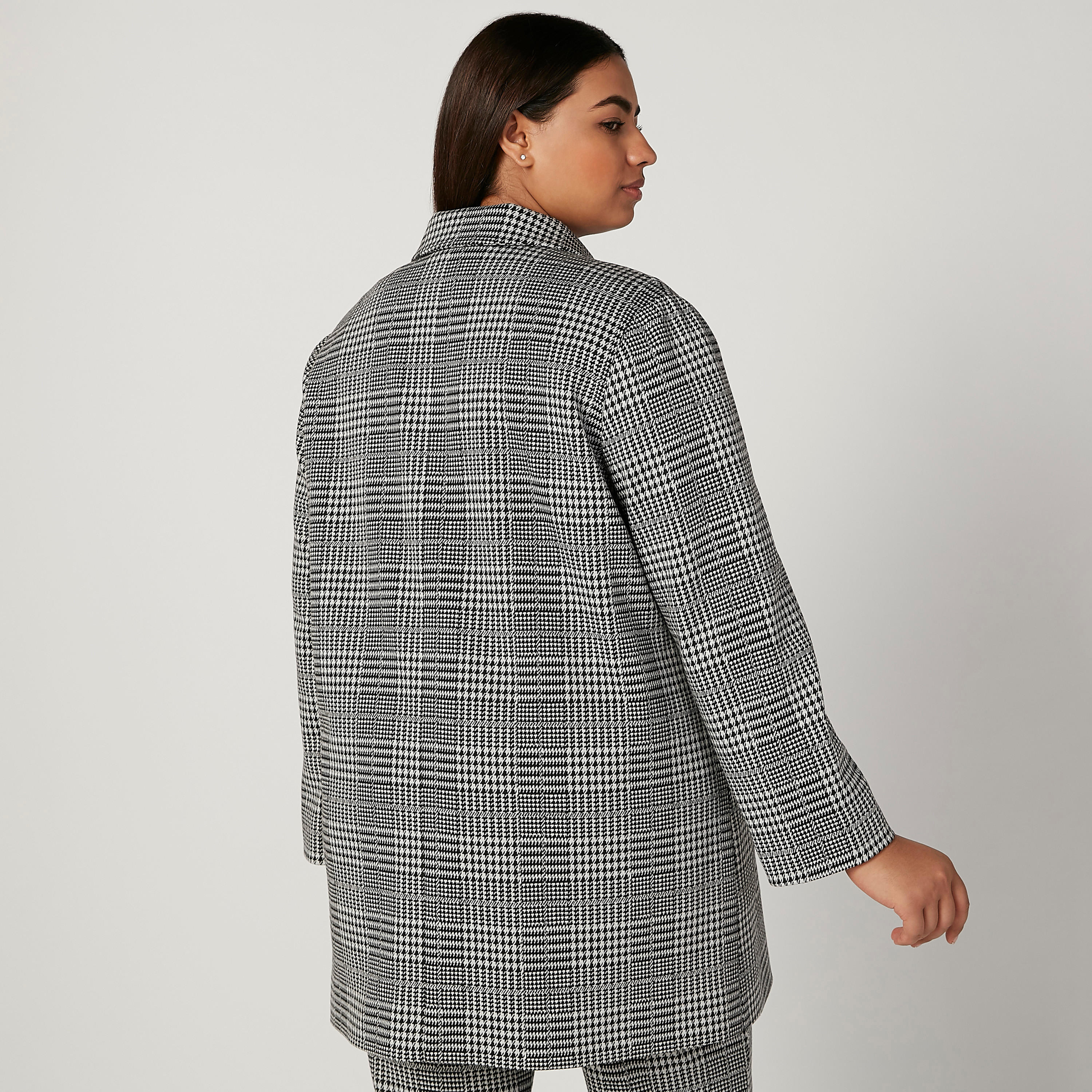 بليزر كاروهات بأكمام طويلة وياقة مطوية-women-clothing-coatsandjackets-blazers-image-4