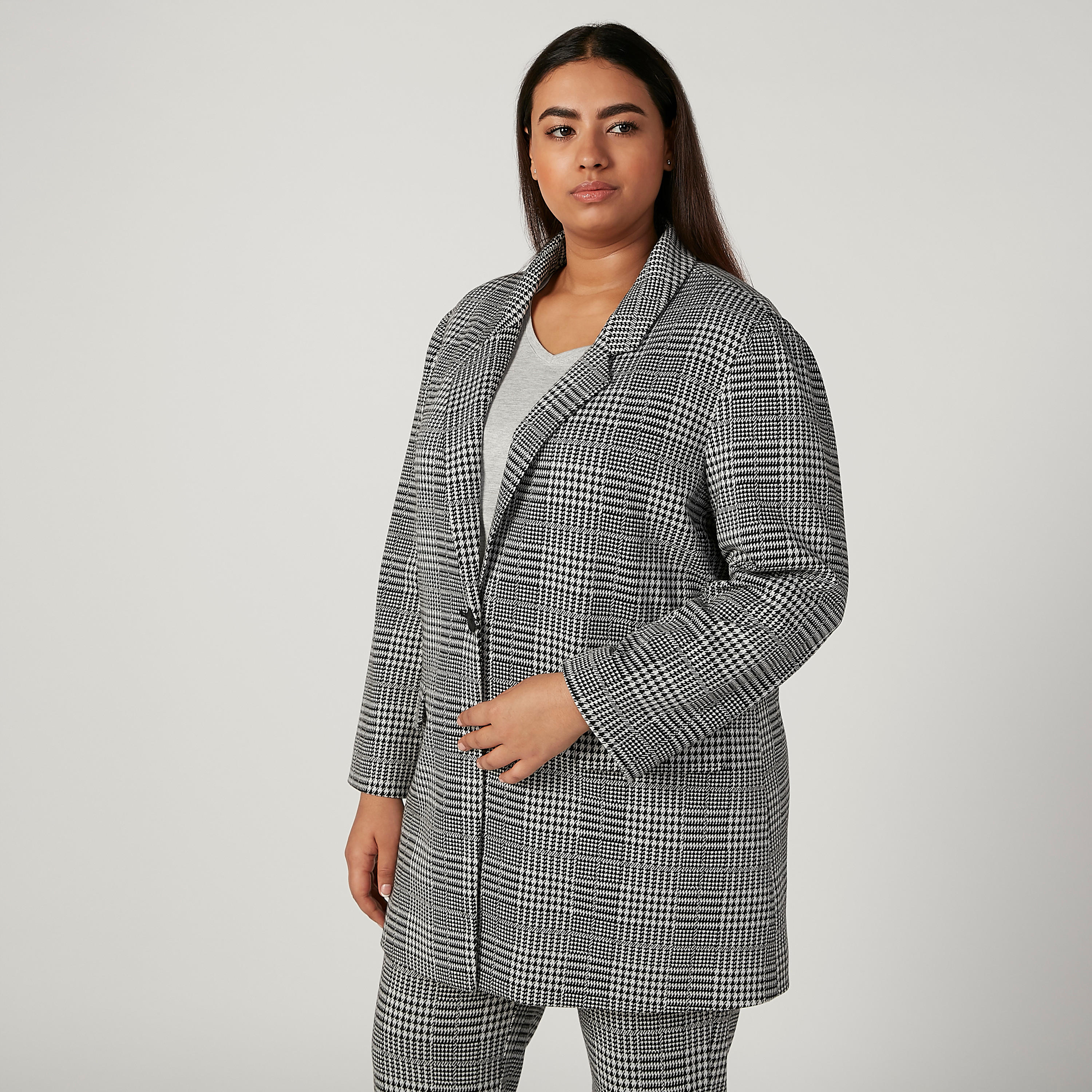 بليزر كاروهات بأكمام طويلة وياقة مطوية-women-clothing-coatsandjackets-blazers-image-5
