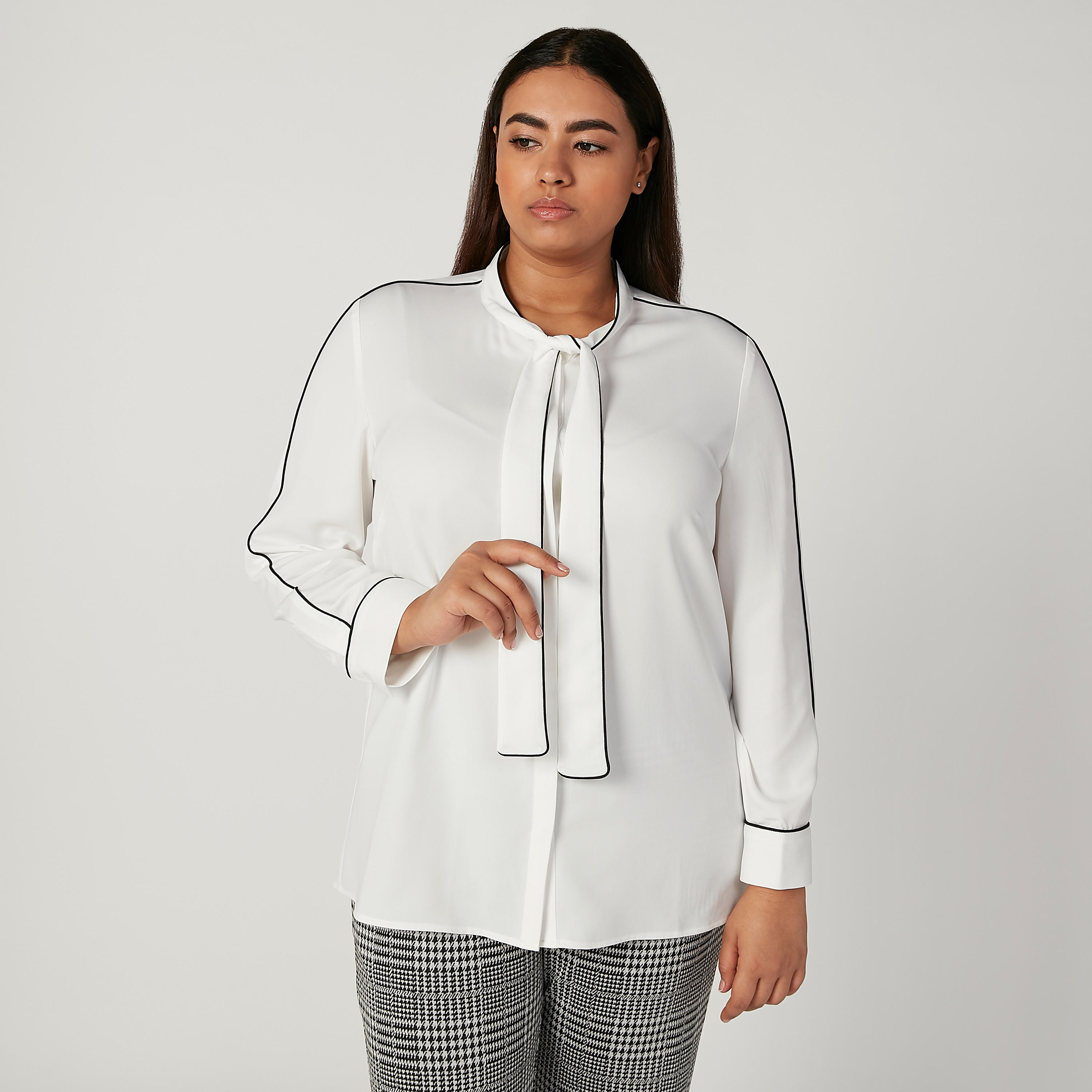 بلوزة سادة بأكمام طويلة وياقة برباط-women-clothing-shirtsandblouses-blouses-image-1