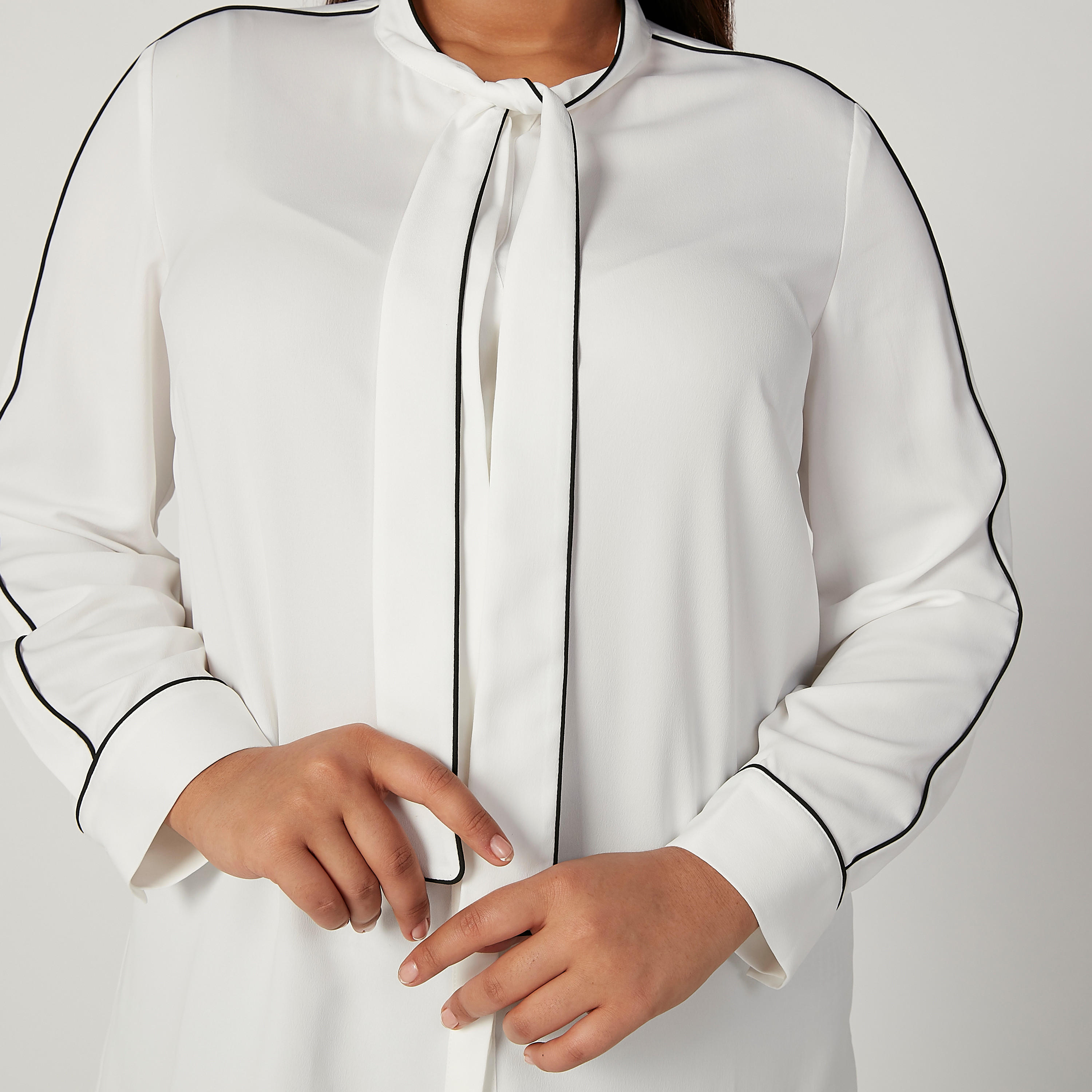 بلوزة سادة بأكمام طويلة وياقة برباط-women-clothing-shirtsandblouses-blouses-image-3