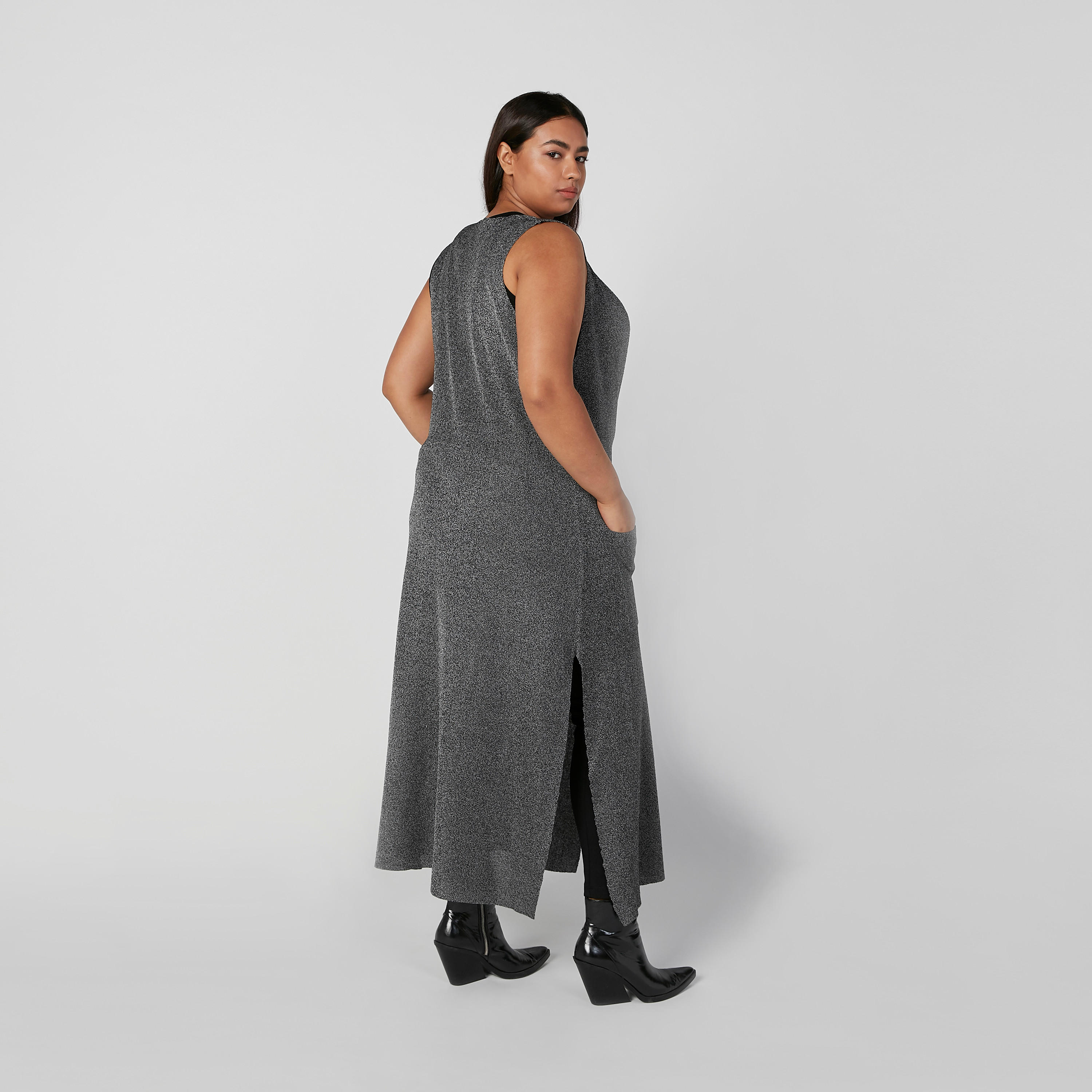 كارديجان بارز الملمس بدون أكمام مع فتحة جانبية وجيوب-women-winterwear-cardigansandjumpers-cardigans-image-4