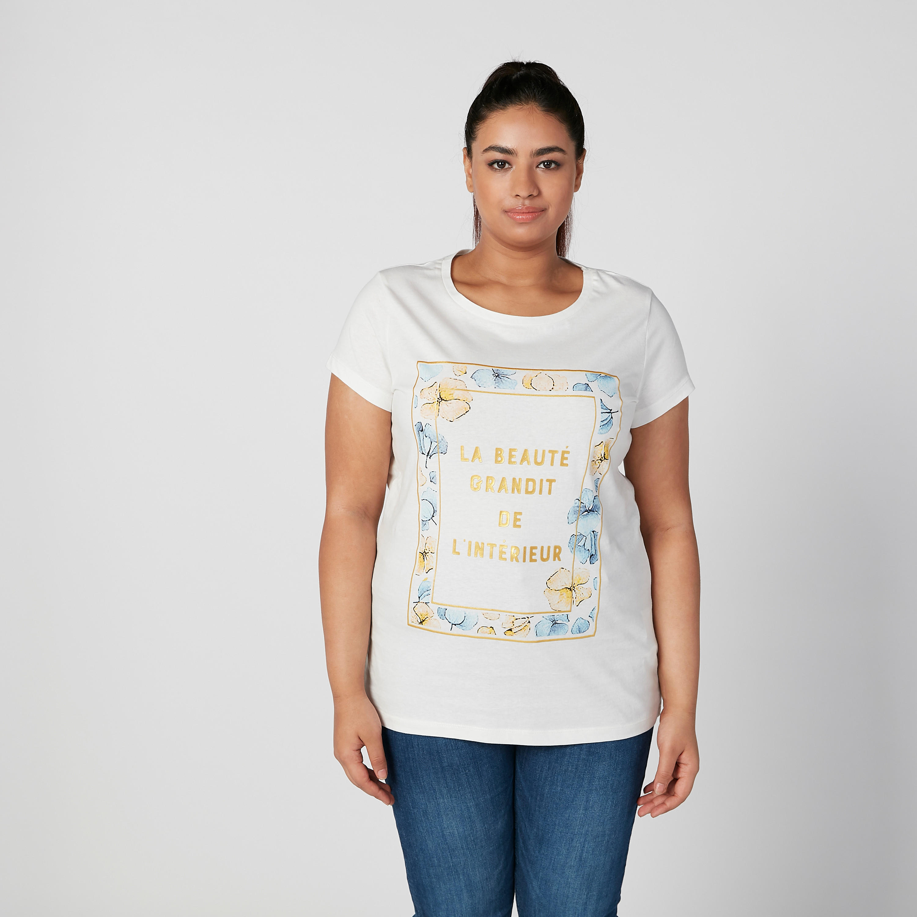 تيشيرت بطبعات وياقة مستديرة وأكمام قصيرة-women-clothing-tshirts-image-1