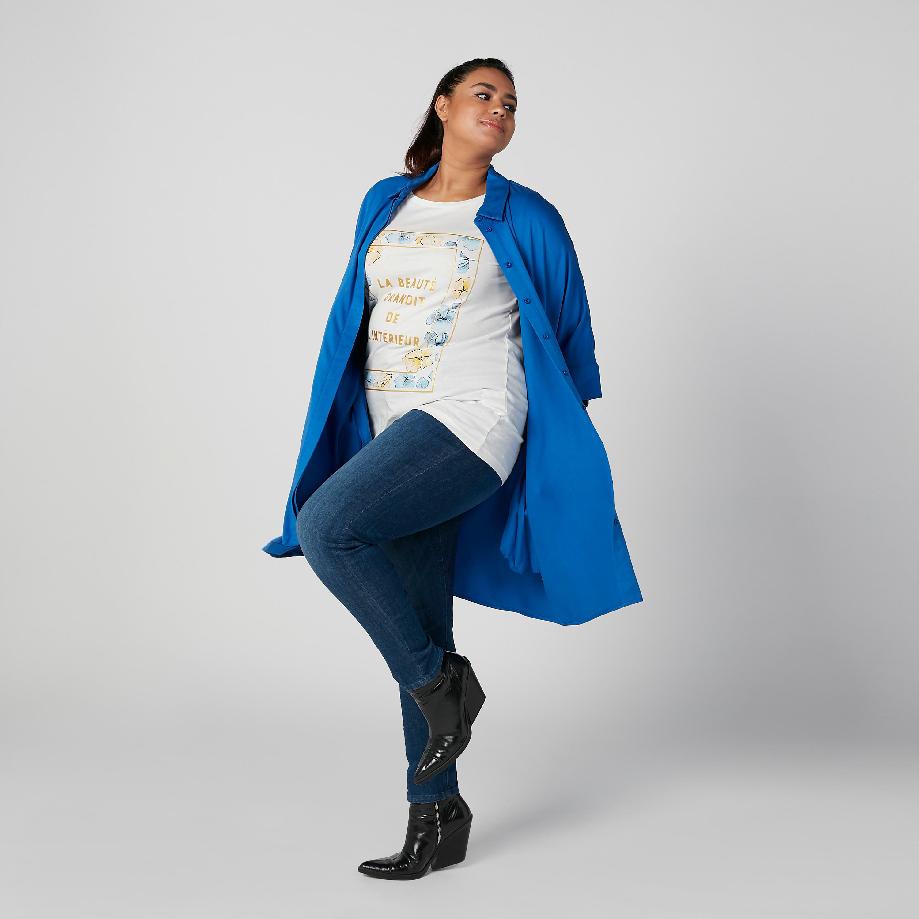 تيشيرت بطبعات وياقة مستديرة وأكمام قصيرة-women-clothing-tshirts-image-2