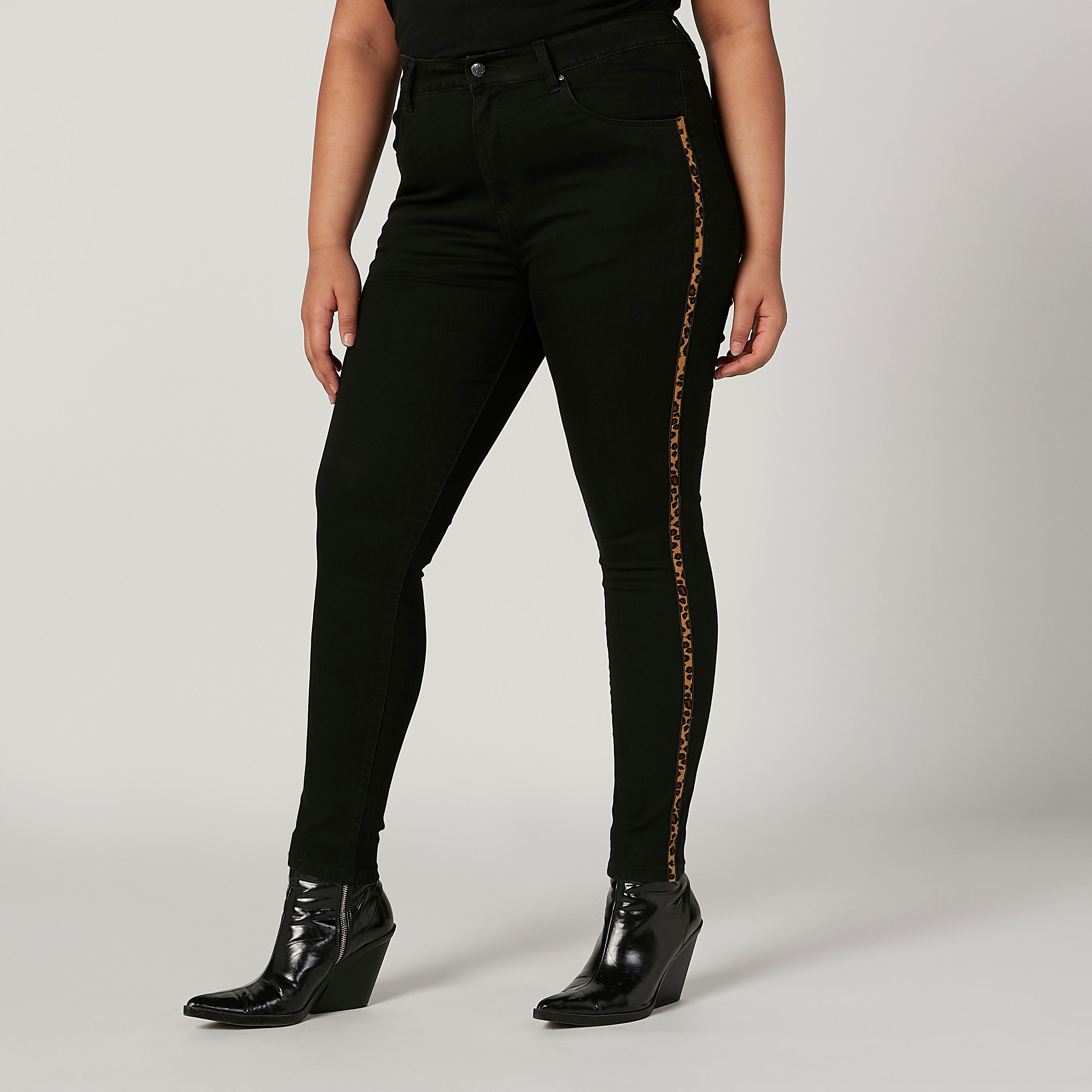 بنطلون جينز بخصر متوسط الارتفاع وشريطة بطبعات حيوانات-women-clothing-bottoms-jeans-image-1