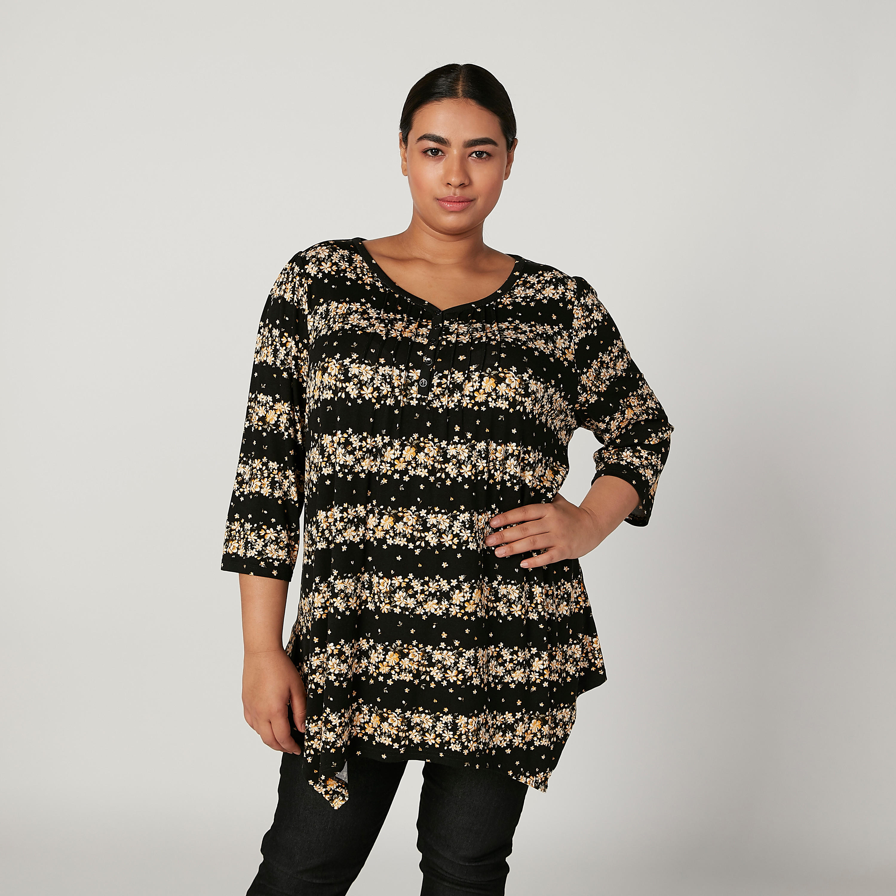 تيشيرت بقصّة واسعة وياقة V وأكمام 4/3 وطبعات زهرية-women-clothing-tshirts-image-1