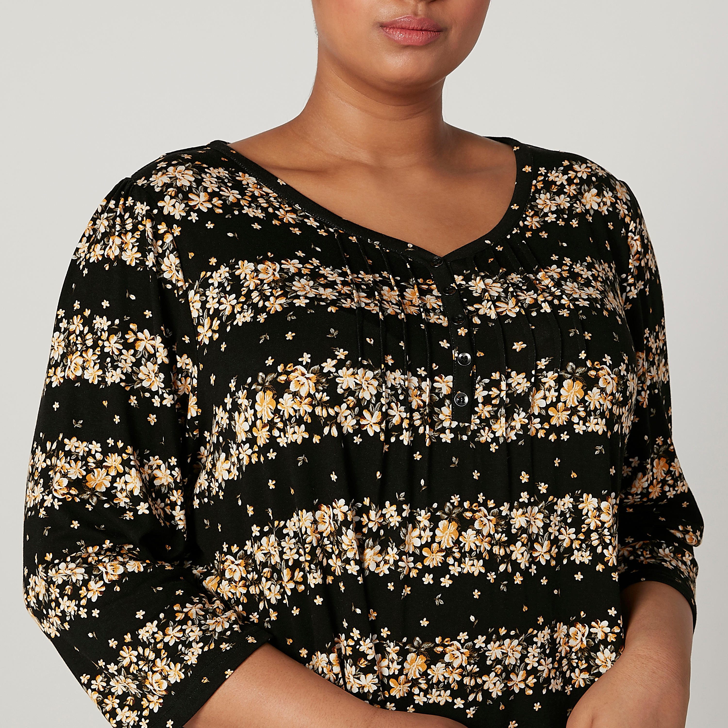 تيشيرت بقصّة واسعة وياقة V وأكمام 4/3 وطبعات زهرية-women-clothing-tshirts-image-3