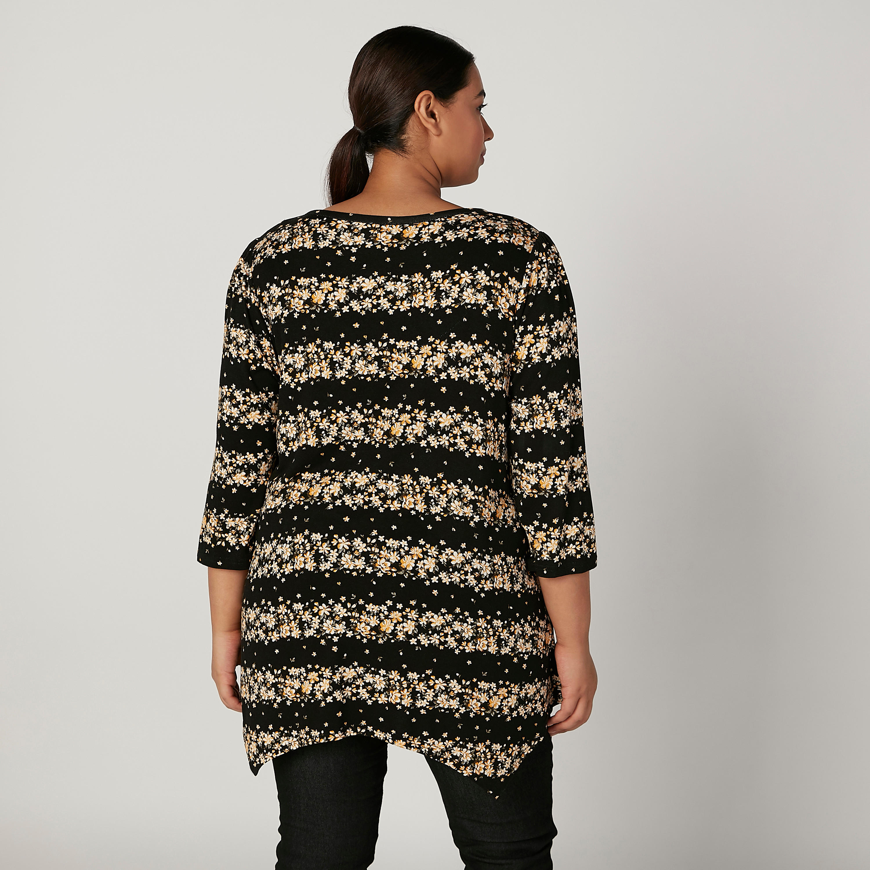 تيشيرت بقصّة واسعة وياقة V وأكمام 4/3 وطبعات زهرية-women-clothing-tshirts-image-4