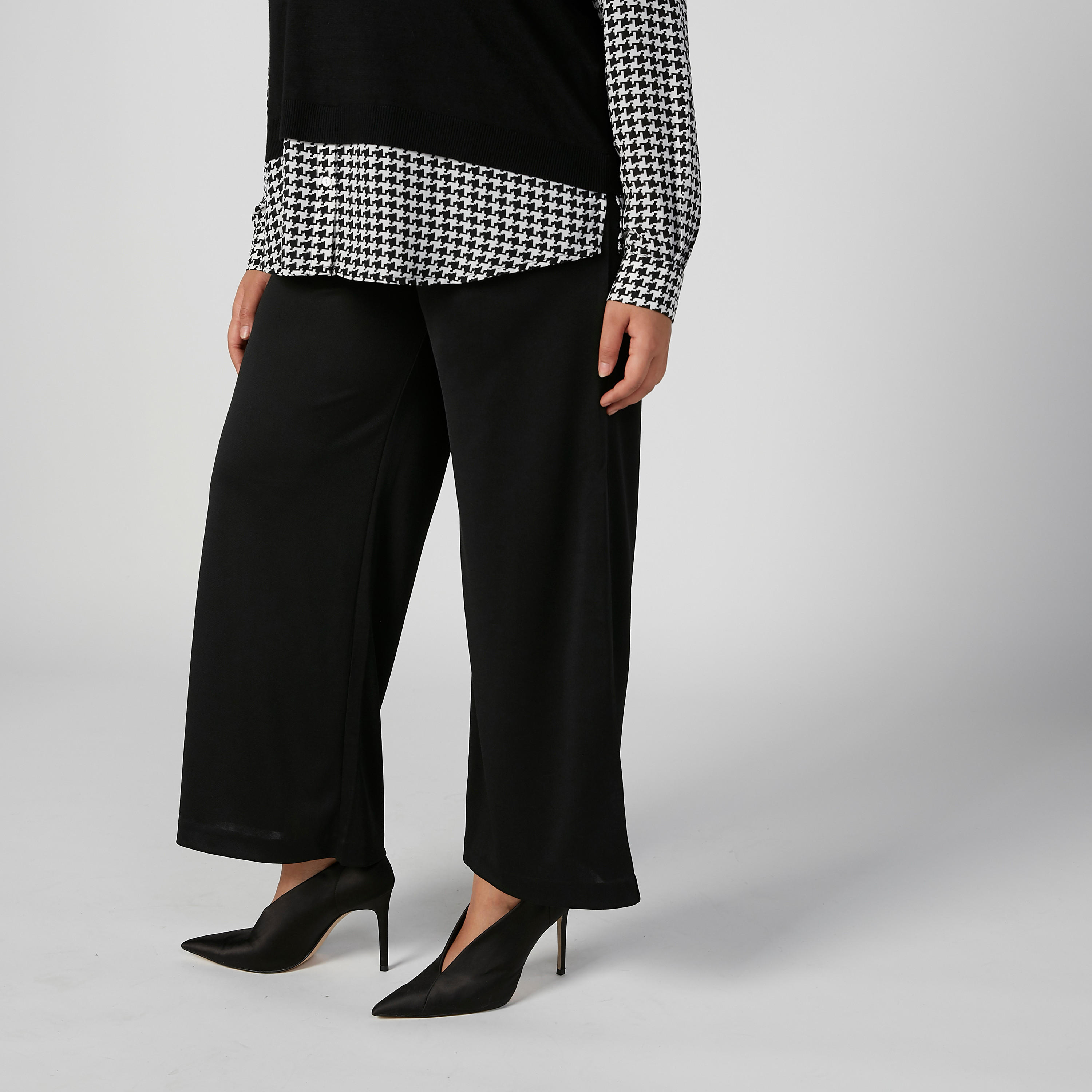 بنطلون بالازو سادة بقصّة واسعة وخصر مطّاطي متوسط الارتفاع-women-clothing-bottoms-trousers-image-4