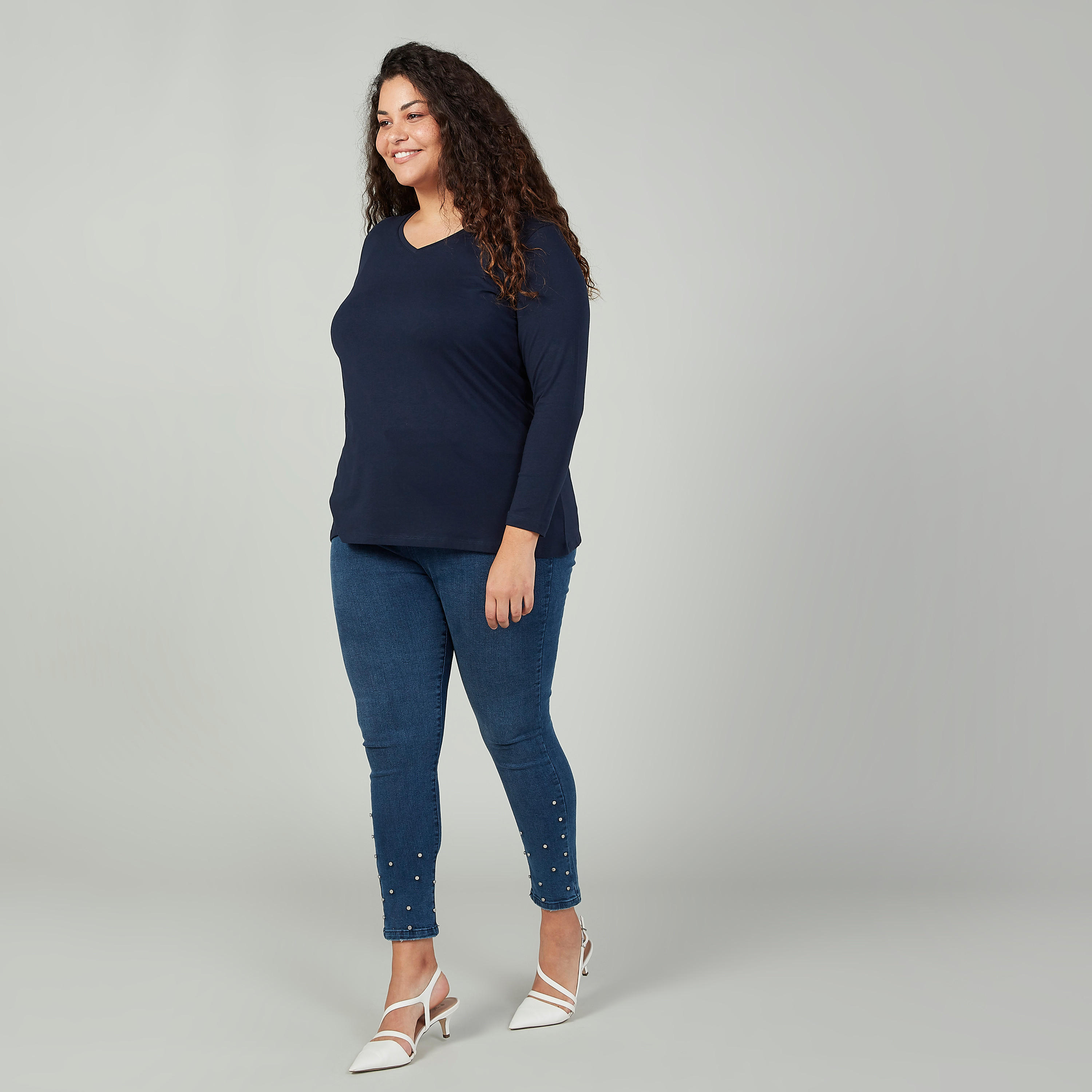 Mid-Rise Slim Fit Pearl Embellished Jeans with 5-Pockets-women-clothing-bottoms-jeans-image-2