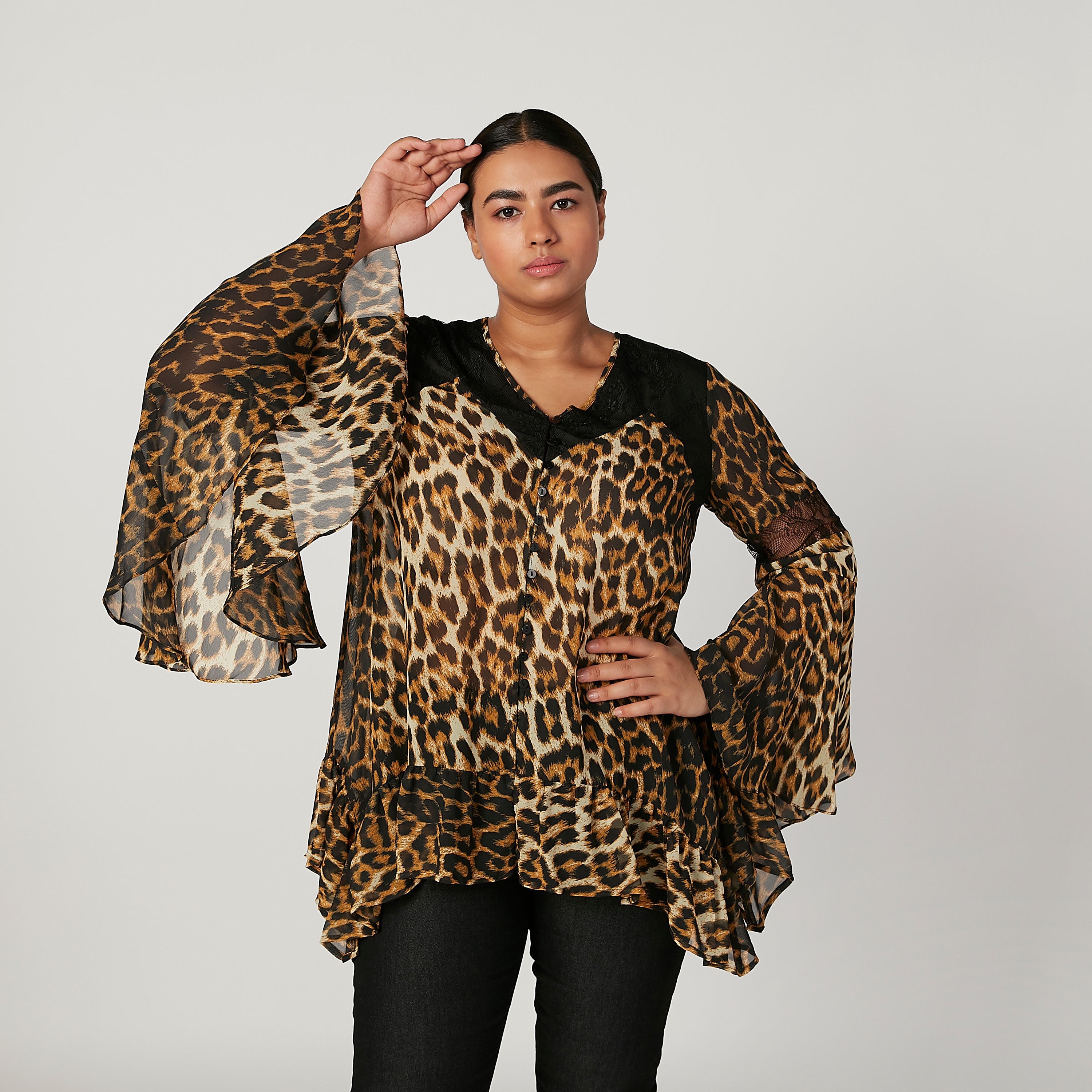 بلوزة بياقة V وأكمام عريضة وطبعات حيوانات-women-clothing-shirtsandblouses-blouses-image-1