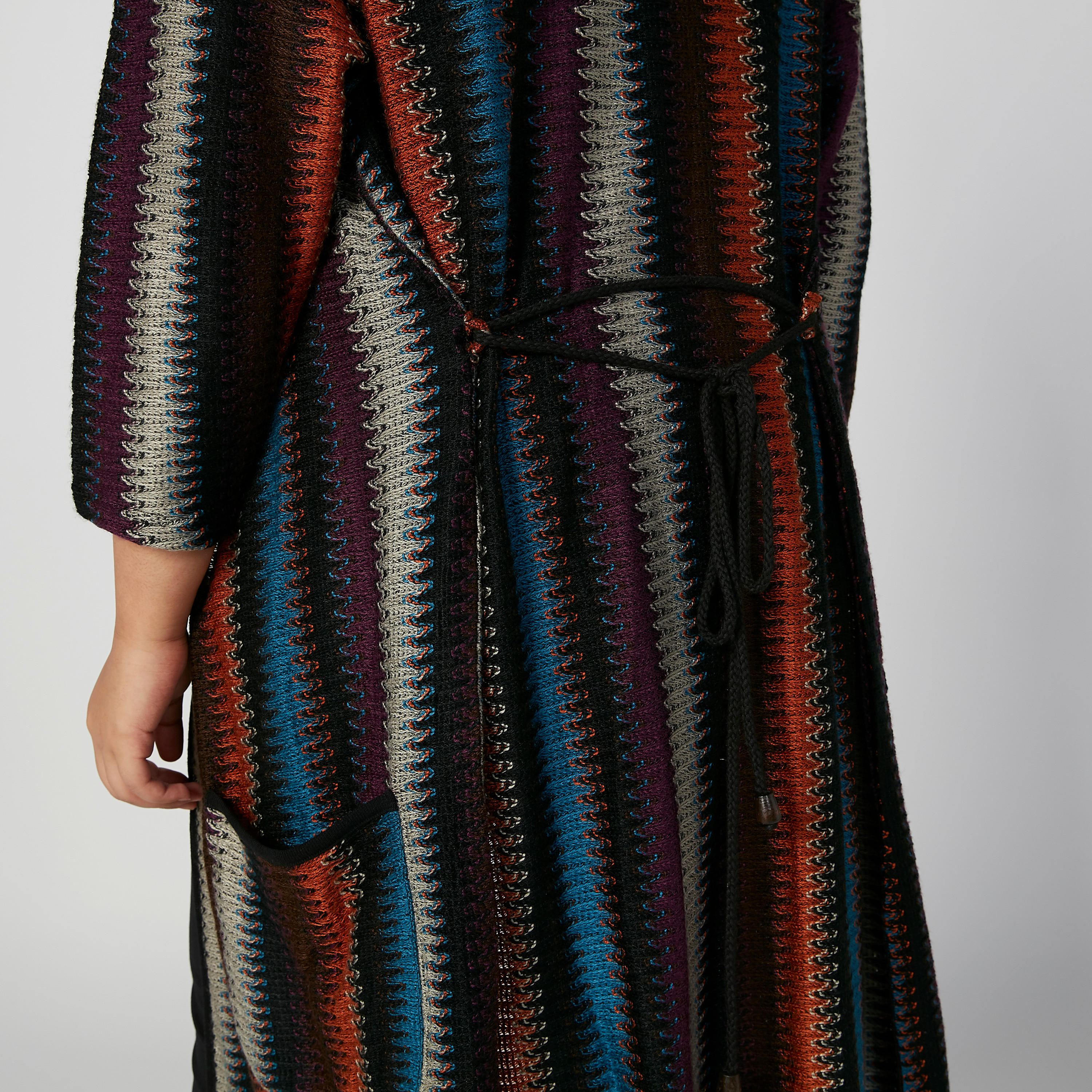 كارديجان طويل بارز الملمس بأكمام طويلة وجيوب-women-winterwear-cardigansandjumpers-cardigans-image-4