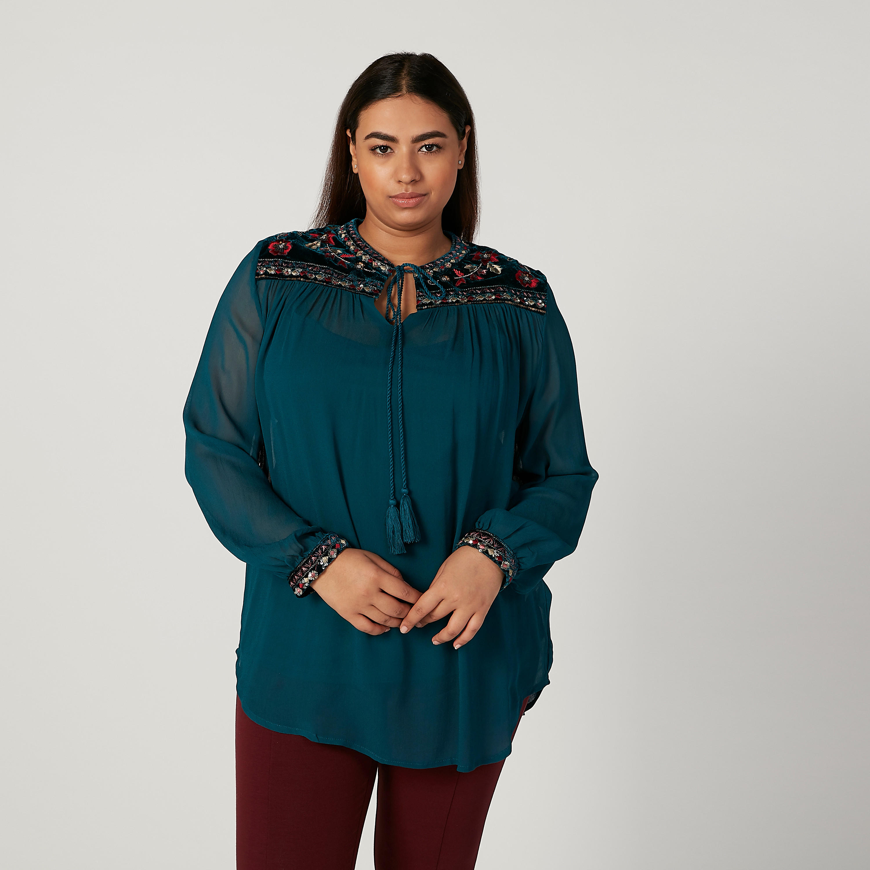بلوزة مطرّزة بأكمام طويلة وأربطة-women-clothing-shirtsandblouses-blouses-image-1