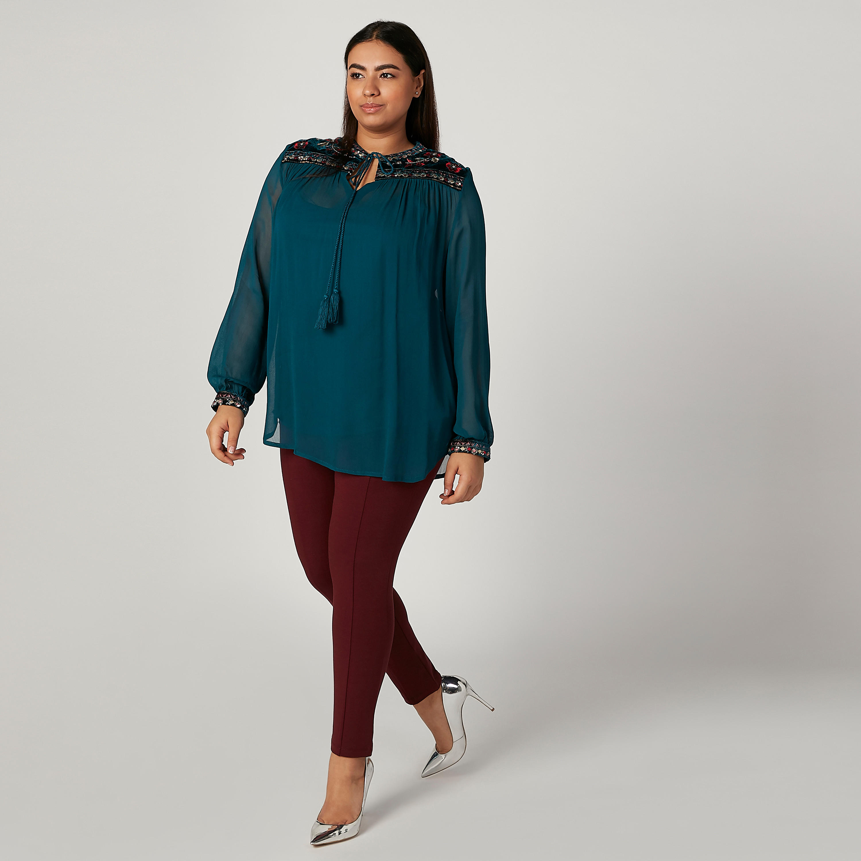 بلوزة مطرّزة بأكمام طويلة وأربطة-women-clothing-shirtsandblouses-blouses-image-2