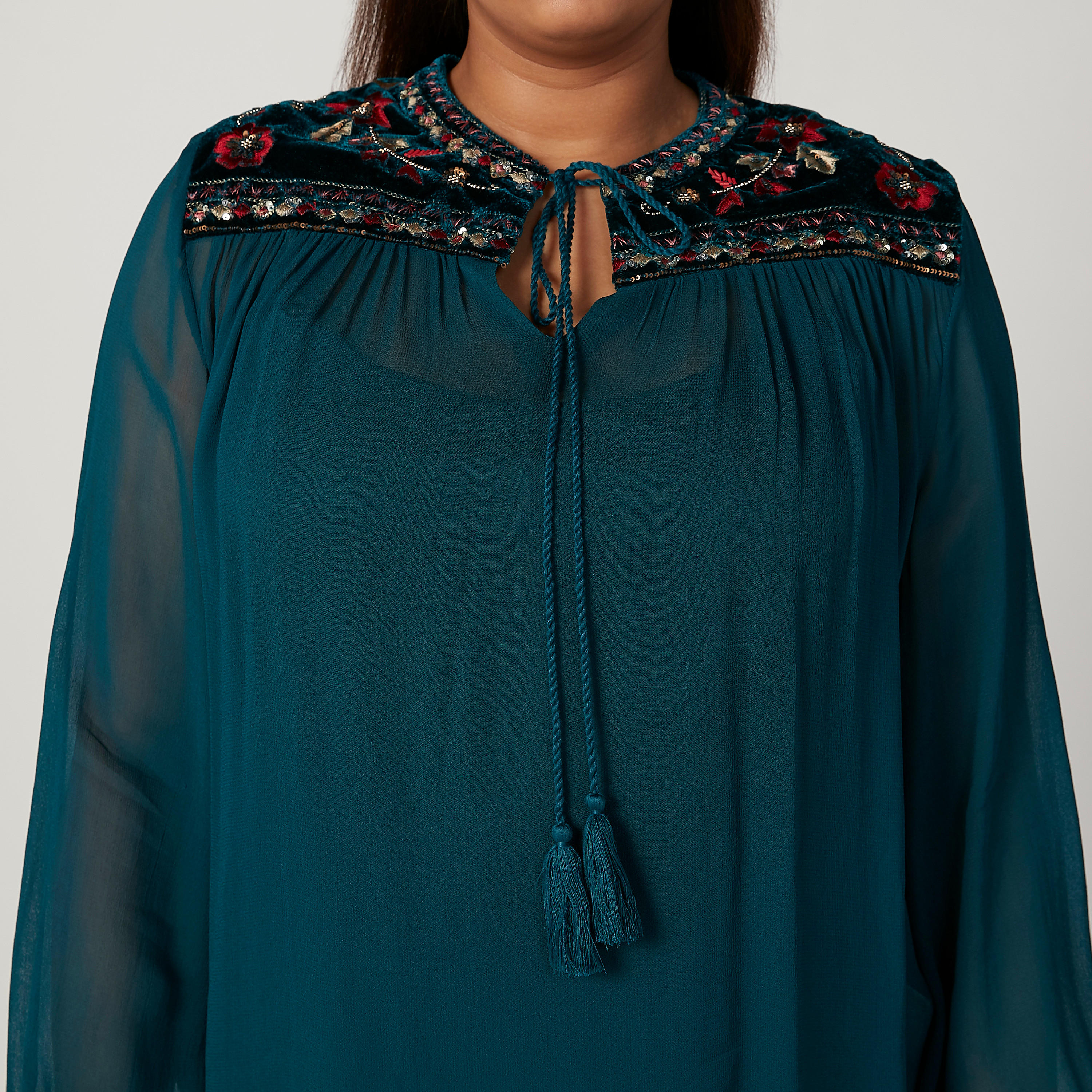 بلوزة مطرّزة بأكمام طويلة وأربطة-women-clothing-shirtsandblouses-blouses-image-3