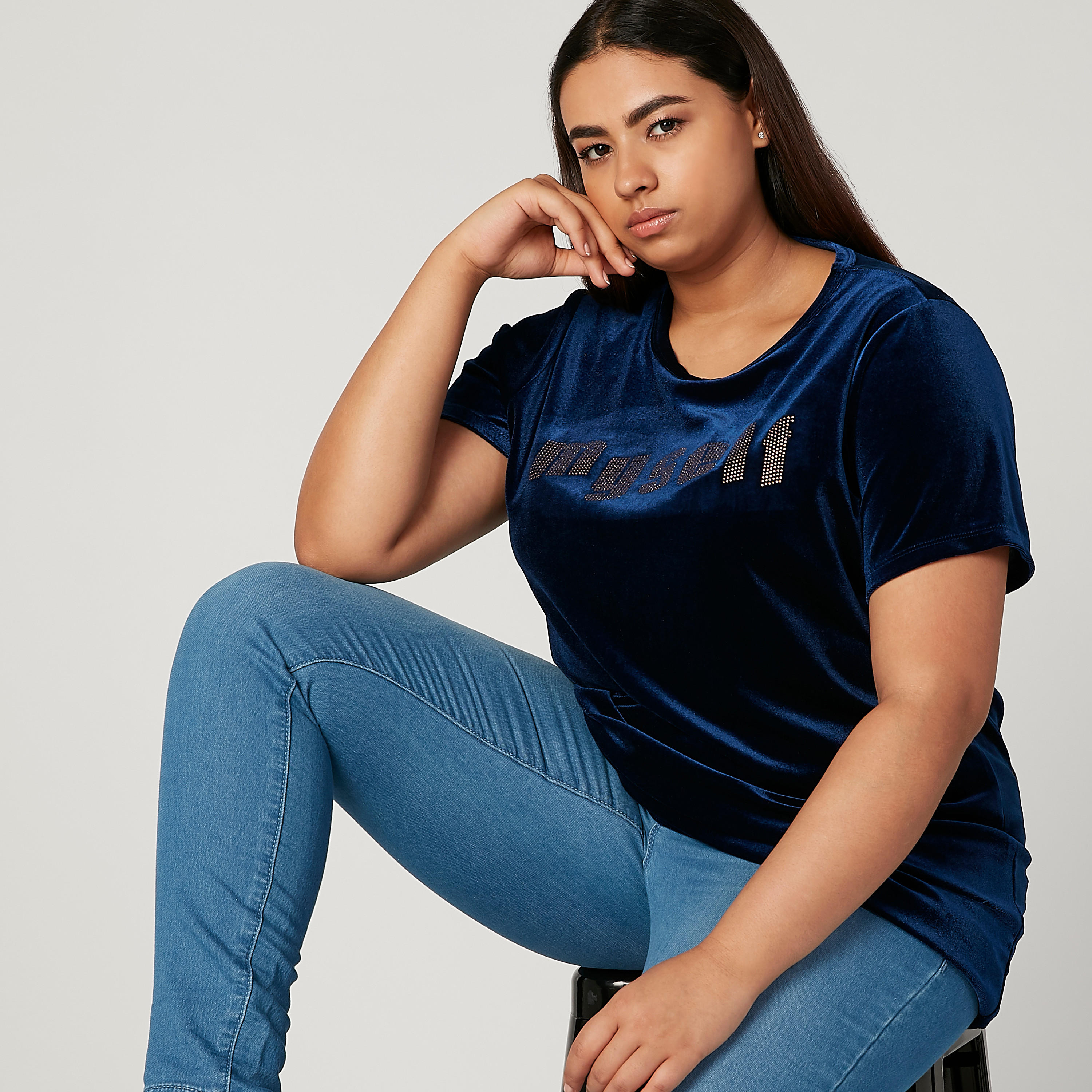 بلوزة بياقة مستديرة وأكمام قصيرة وطبعات-women-clothing-tshirts-image-2