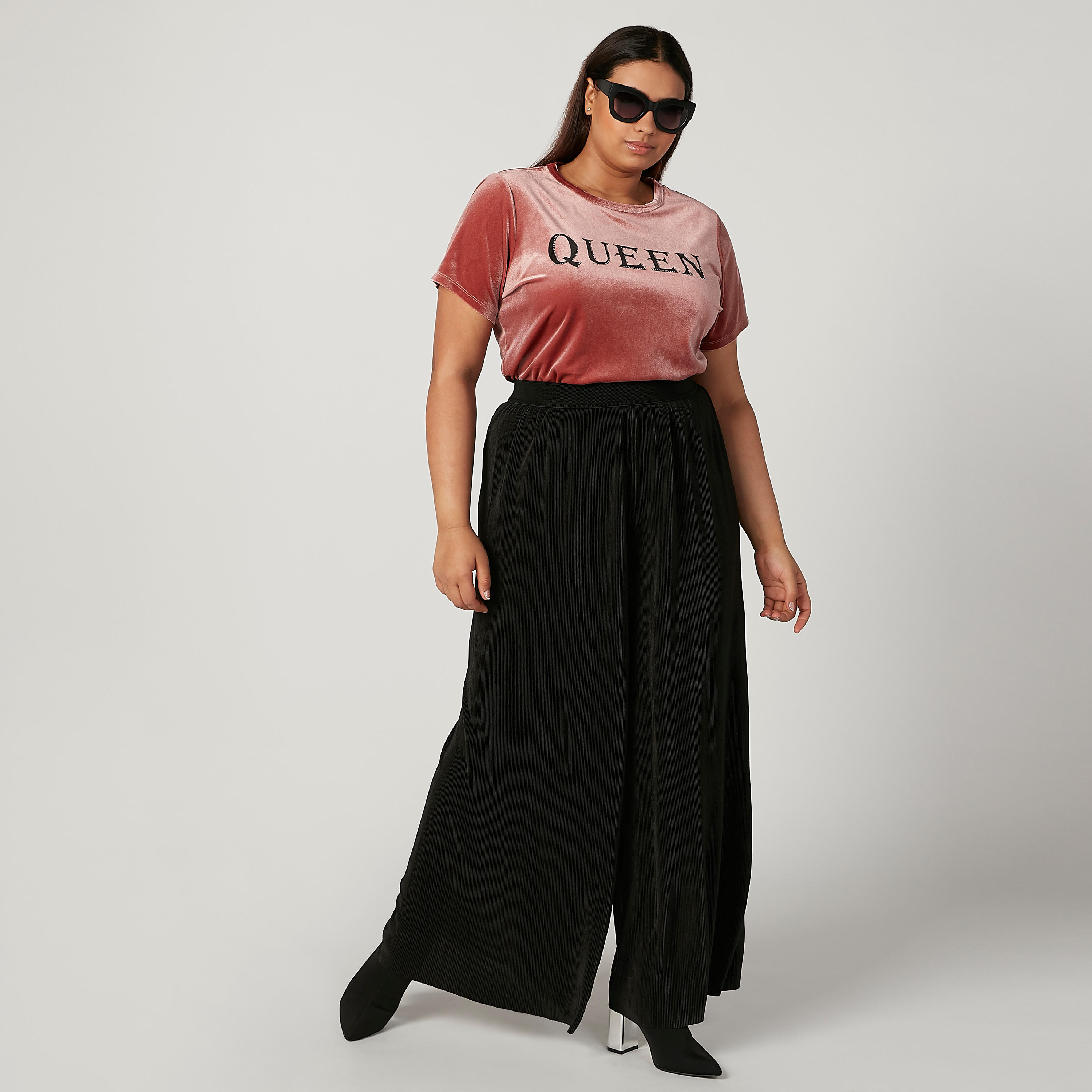 تيشيرت بطبعات بياقة مستديرة وأكمام قصيرة-women-clothing-tshirts-image-2