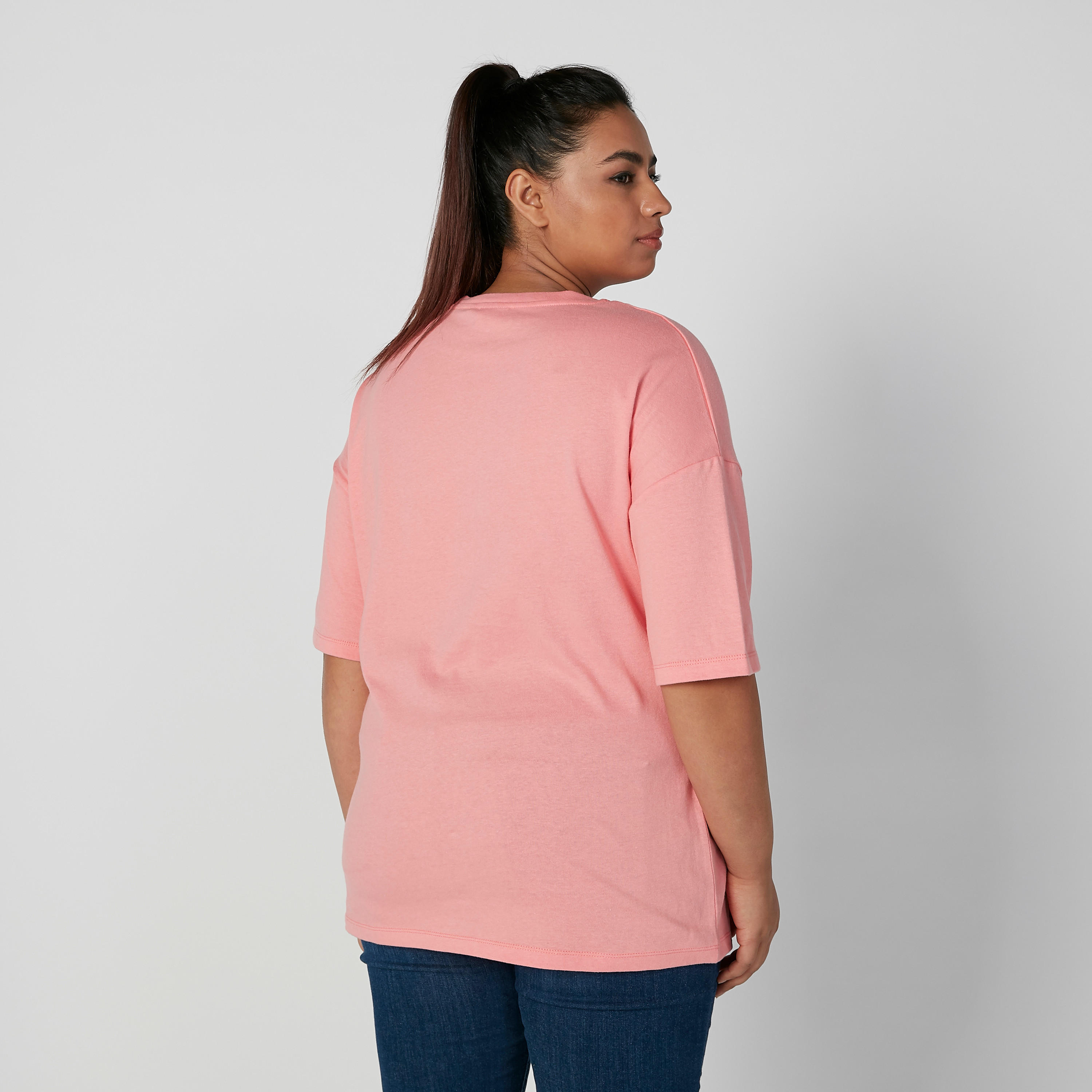 تيشيرت بطبعات بياقة مستديرة وأكمام قصيرة-women-clothing-tshirts-image-1