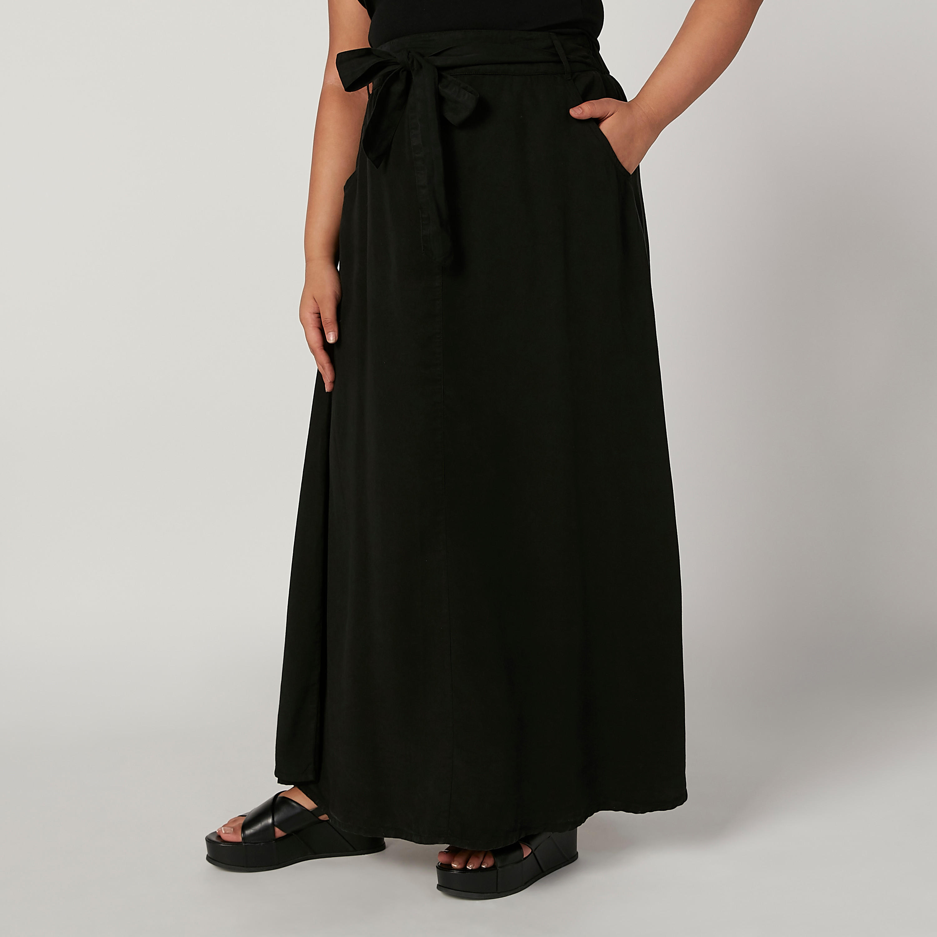 تنورة سادة إيه لاين طويلة بخصر مطّاطي وتفاصيل جيوب-women-clothing-bottoms-skirts-image-1