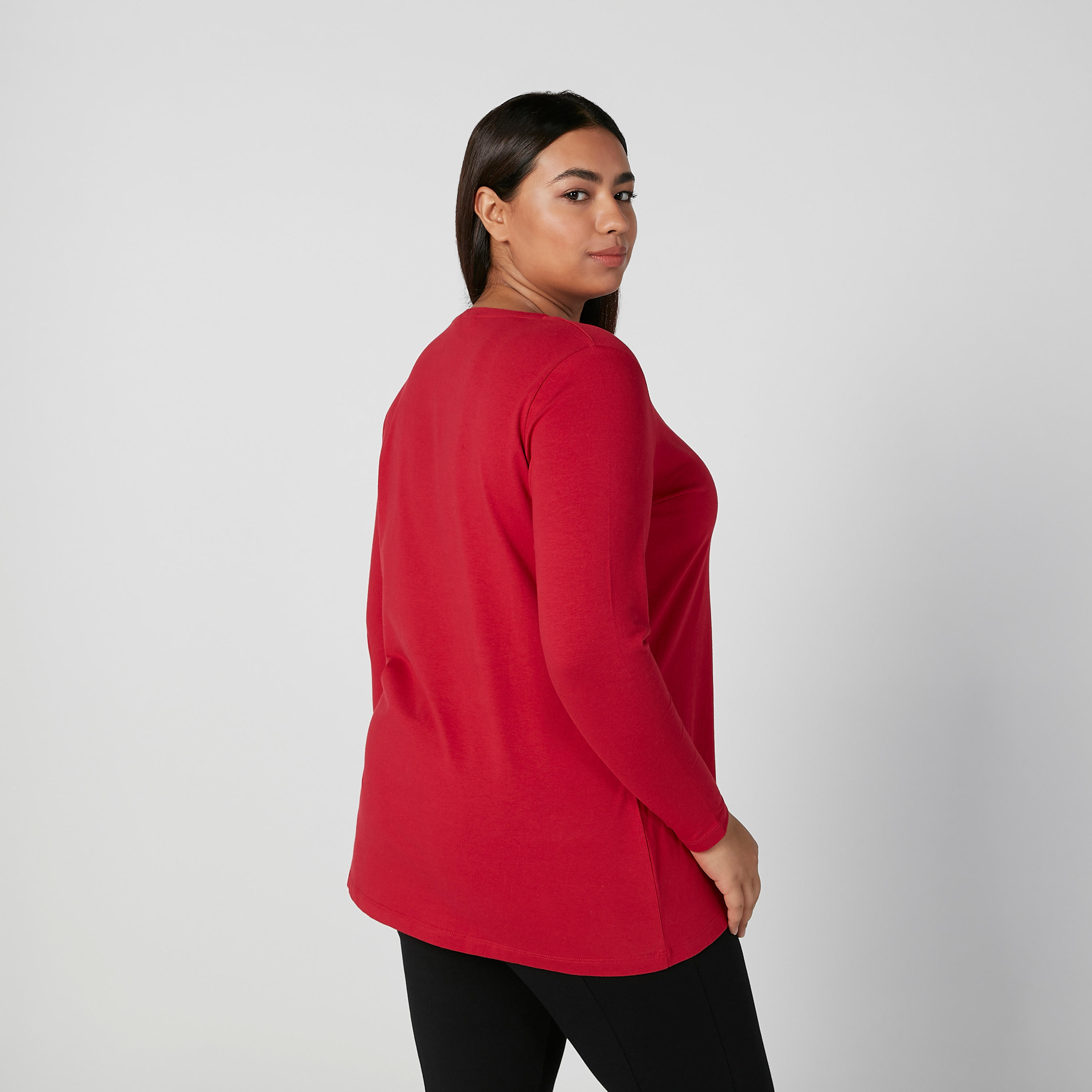 بلوزة سادة بياقة مستديرة وأكمام طويلة-women-clothing-tshirts-image-3