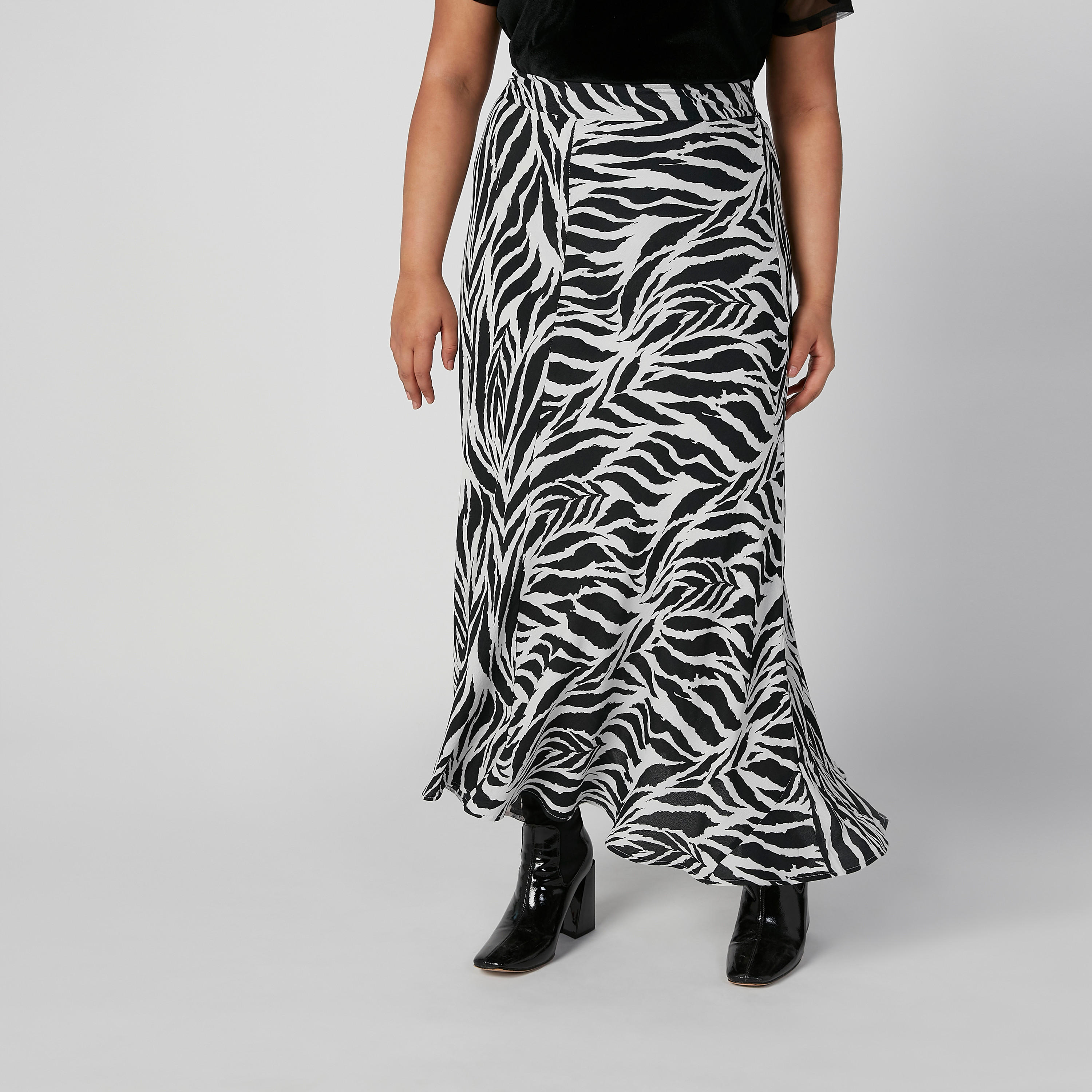 تنورة ماكسي إيه لاين بخصر مطّاطي وطبعات-women-clothing-bottoms-skirts-image-1