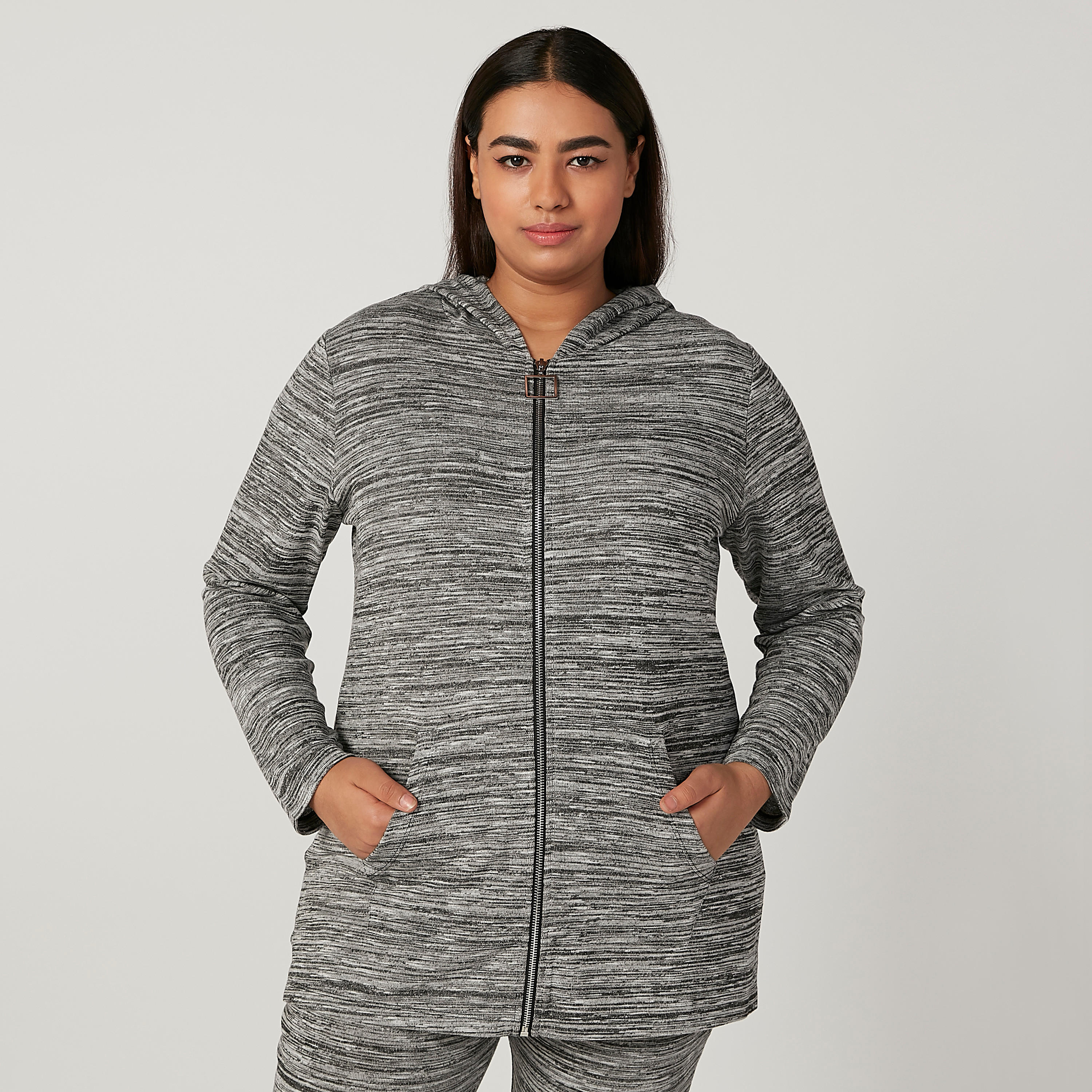 هودي بارز الملمس بأكمام طويلة وتفاصيل جيوب-women-winterwear-hoodiesandsweatshirts-sweatshirts-image-1
