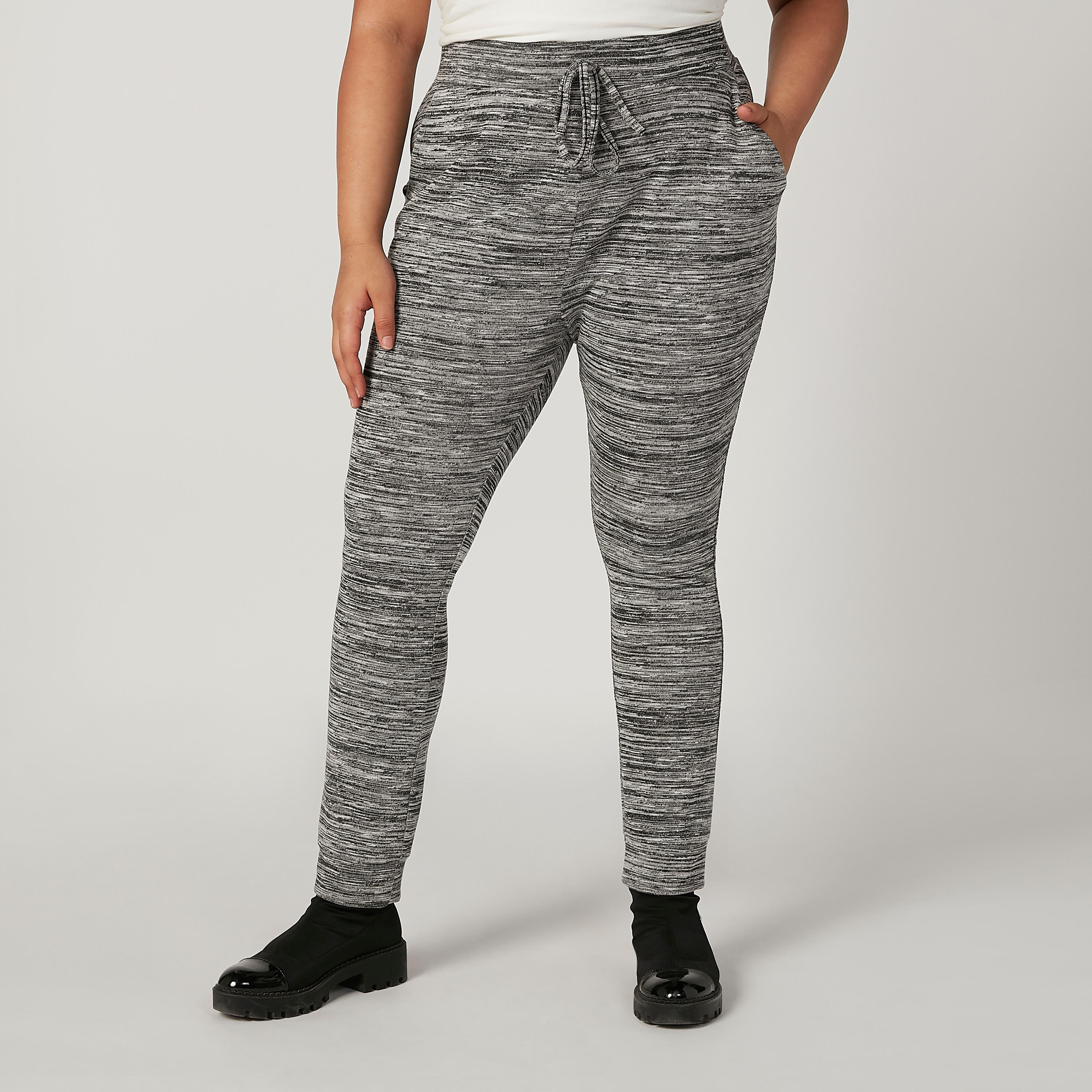 بنطلون بارز الملمس بخصر مرن وجيوب-women-clothing-bottoms-joggers-image-1